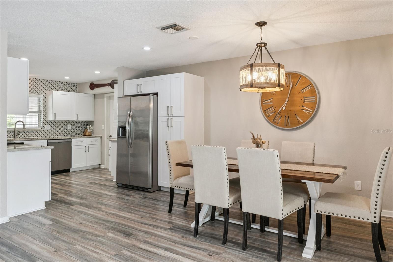 2609 S CRYSTAL Lk Dr ORLANDO, FL 32806