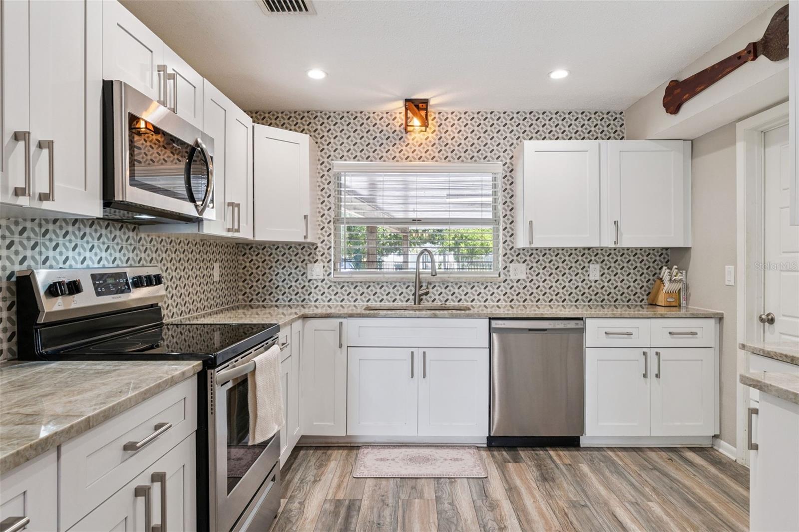 2609 S CRYSTAL Lk Dr ORLANDO, FL 32806