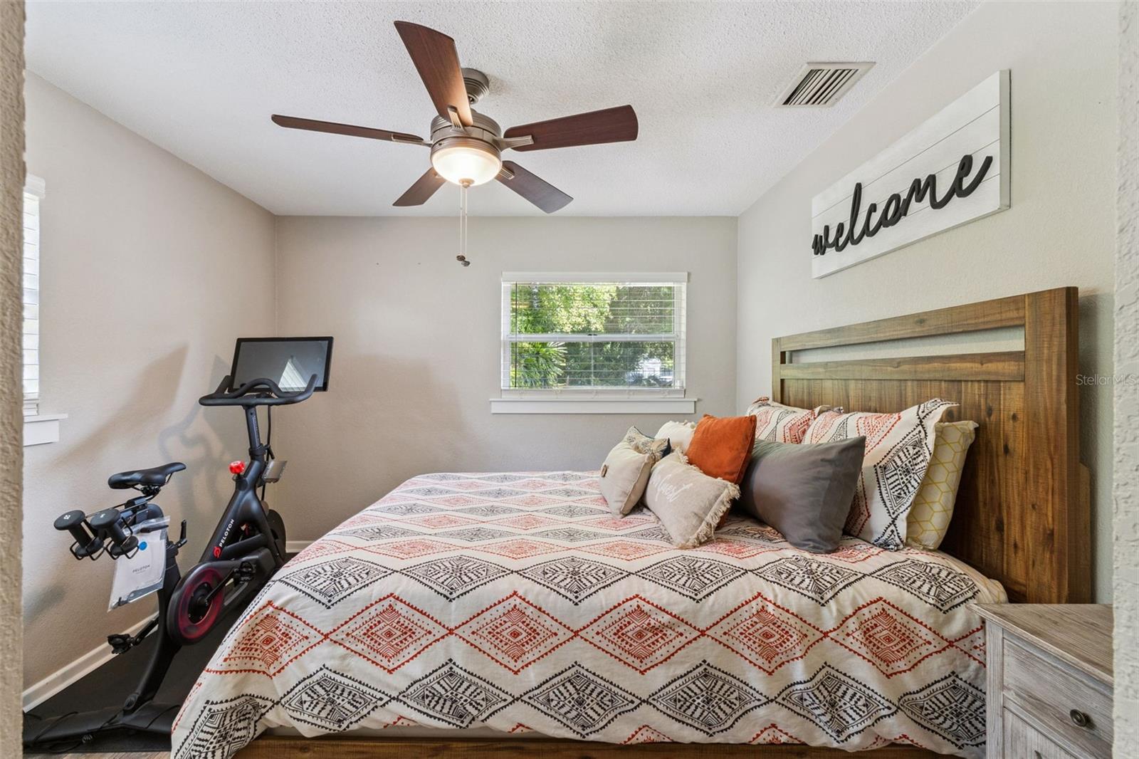 2609 S CRYSTAL Lk Dr ORLANDO, FL 32806