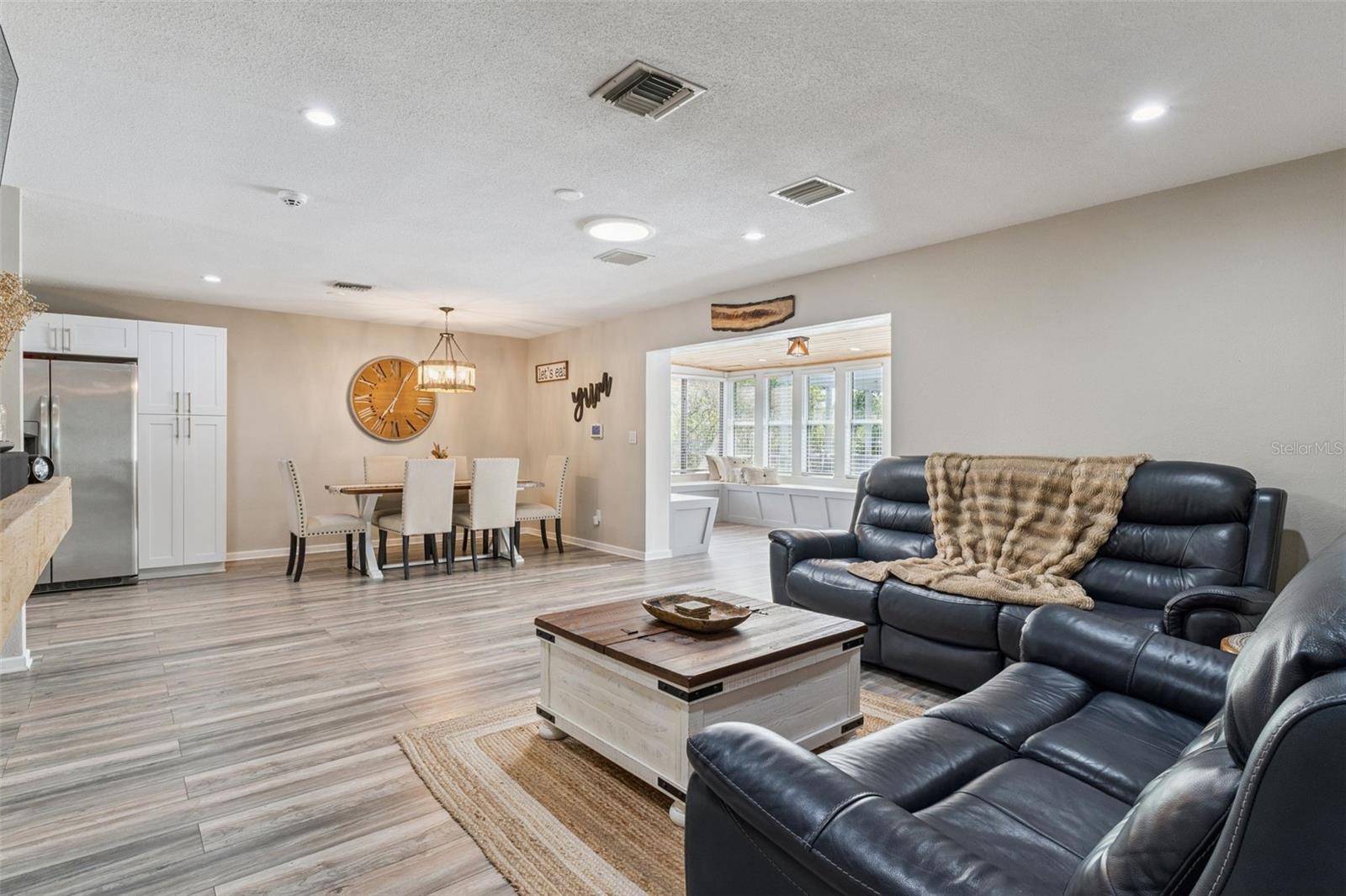 2609 S CRYSTAL Lk Dr ORLANDO, FL 32806