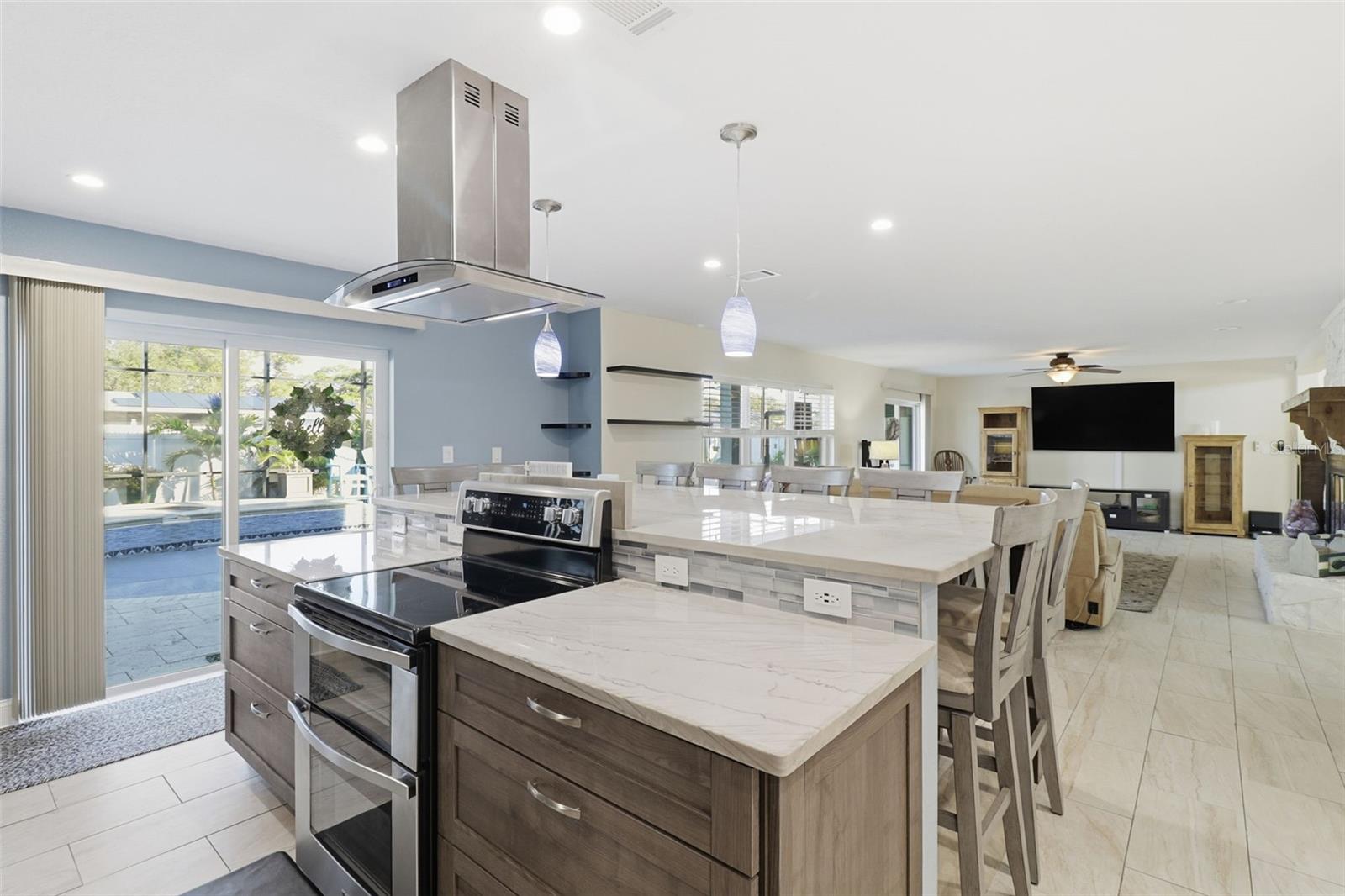 2551 CASILLA Way ST PETERSBURG, FL 33712