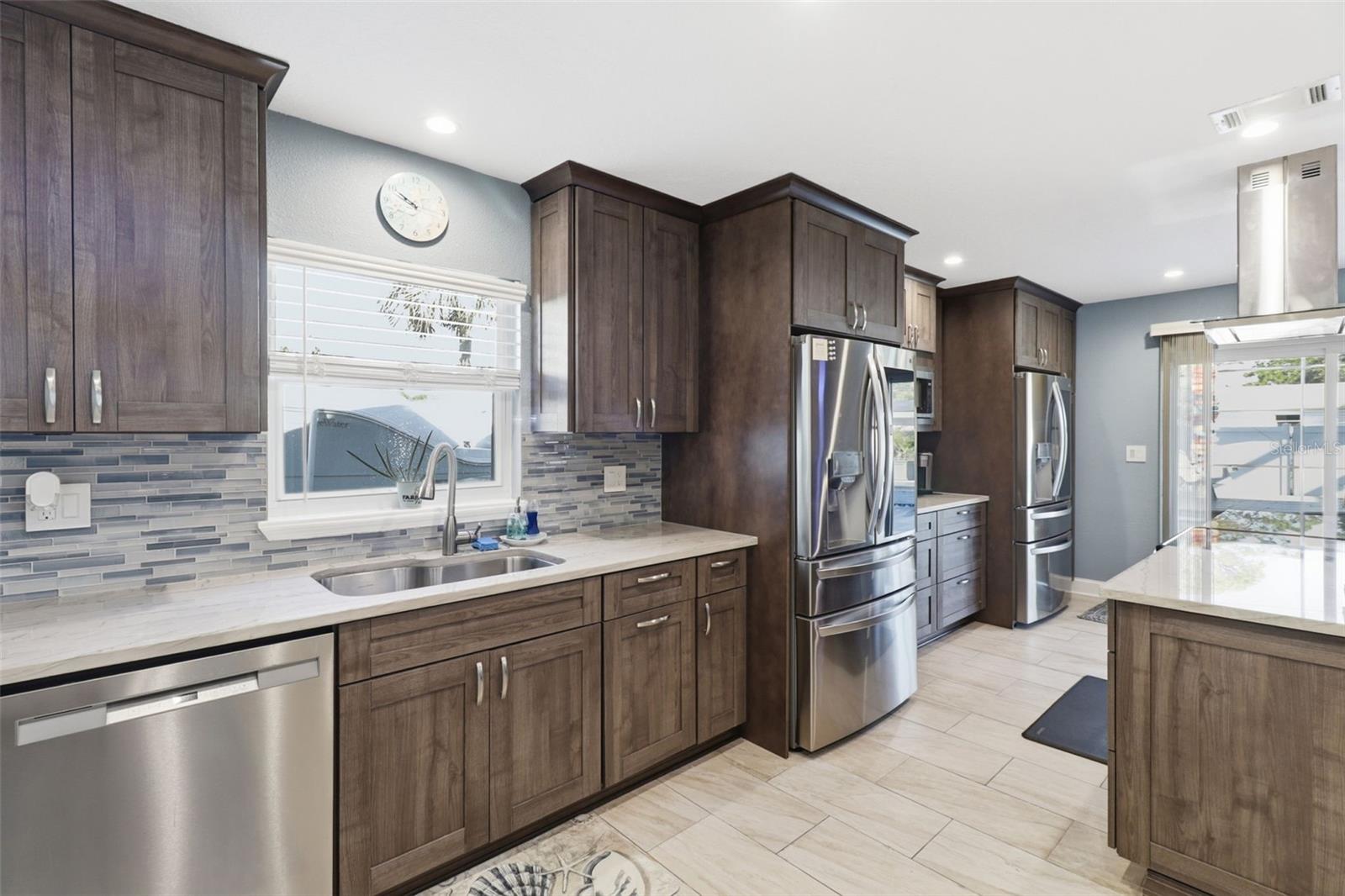 2551 CASILLA Way ST PETERSBURG, FL 33712