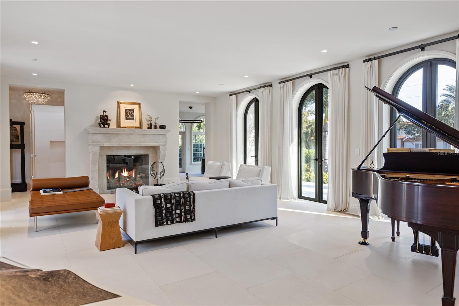 416 BRIGHTWATERS Blvd ST PETERSBURG, FL 33704