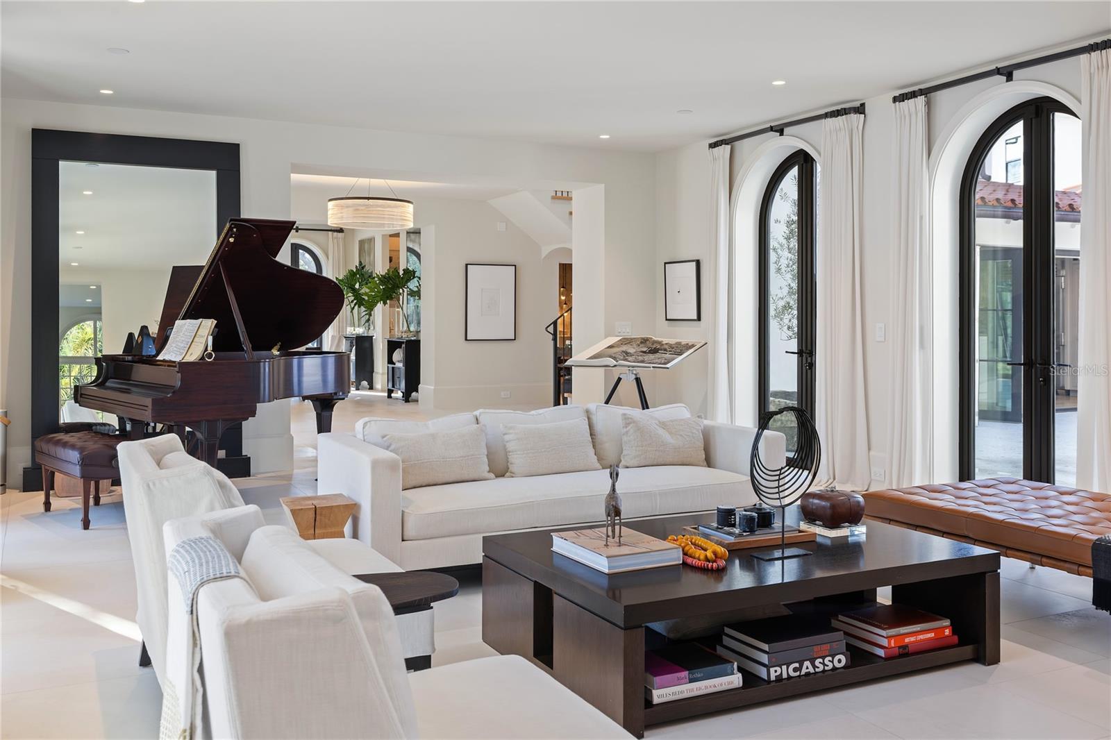 416 BRIGHTWATERS Blvd ST PETERSBURG, FL 33704