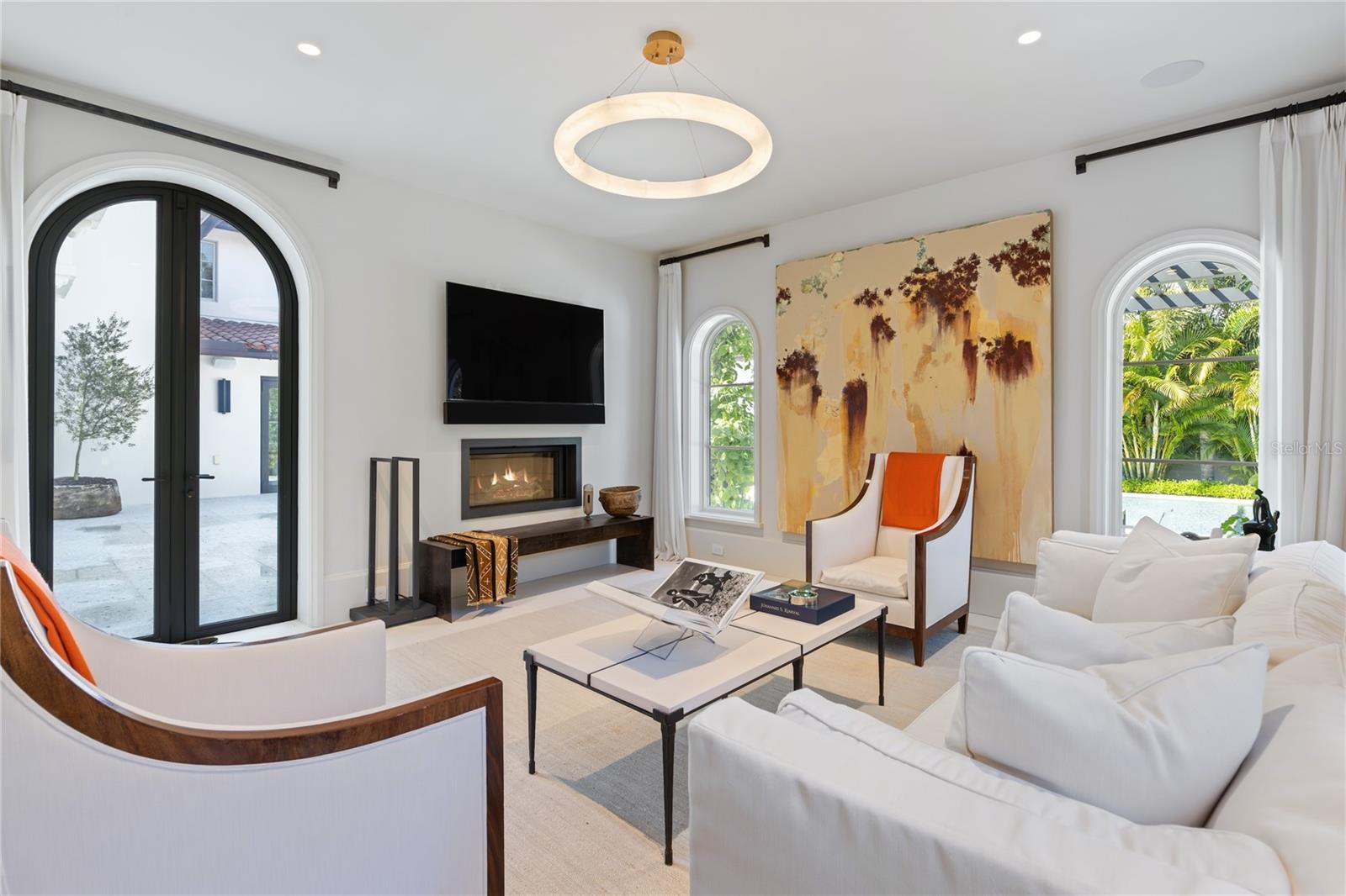 416 BRIGHTWATERS Blvd ST PETERSBURG, FL 33704