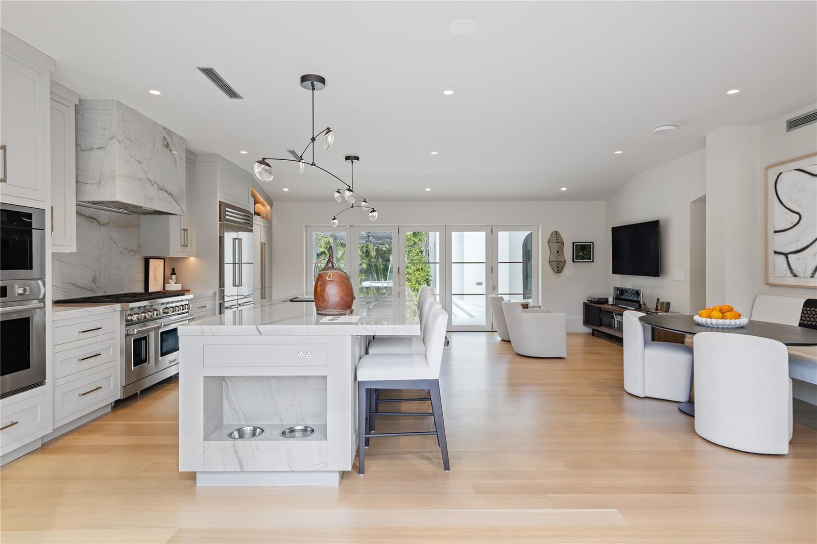 416 BRIGHTWATERS Blvd ST PETERSBURG, FL 33704