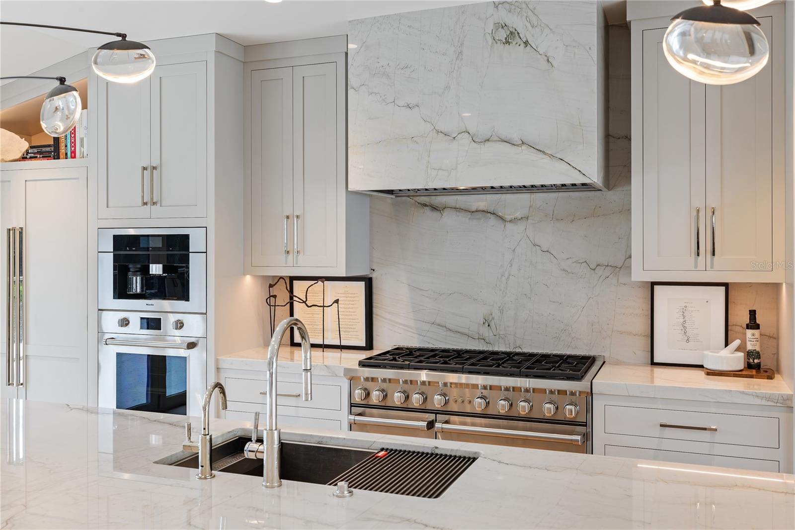 416 BRIGHTWATERS Blvd ST PETERSBURG, FL 33704