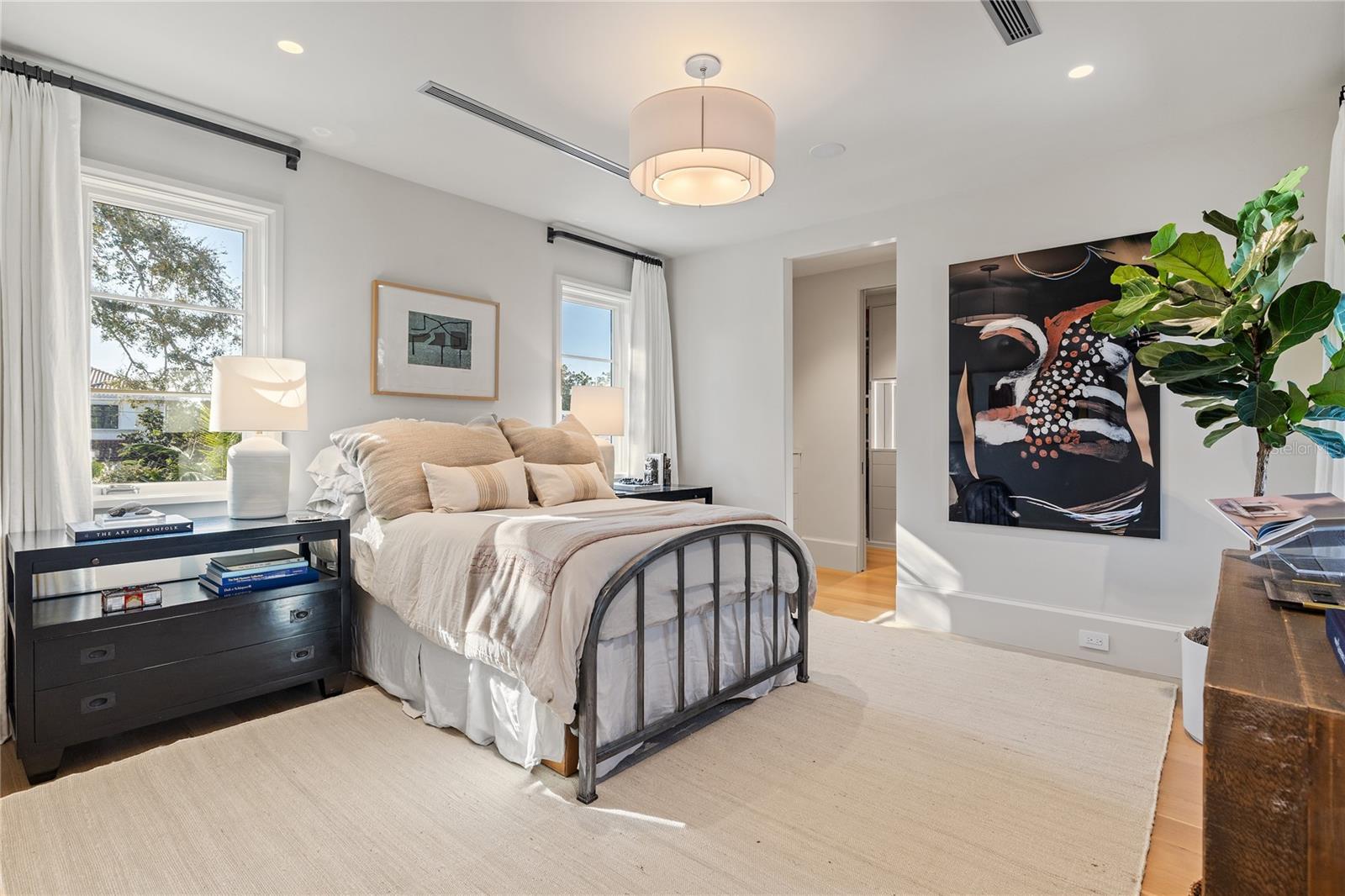 416 BRIGHTWATERS Blvd ST PETERSBURG, FL 33704