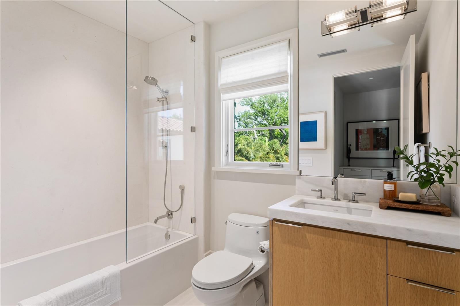 416 BRIGHTWATERS Blvd ST PETERSBURG, FL 33704