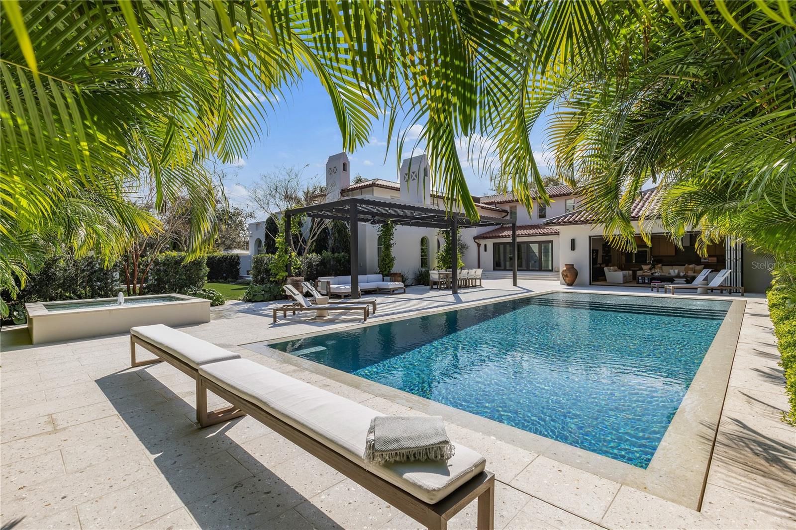 416 BRIGHTWATERS Blvd ST PETERSBURG, FL 33704