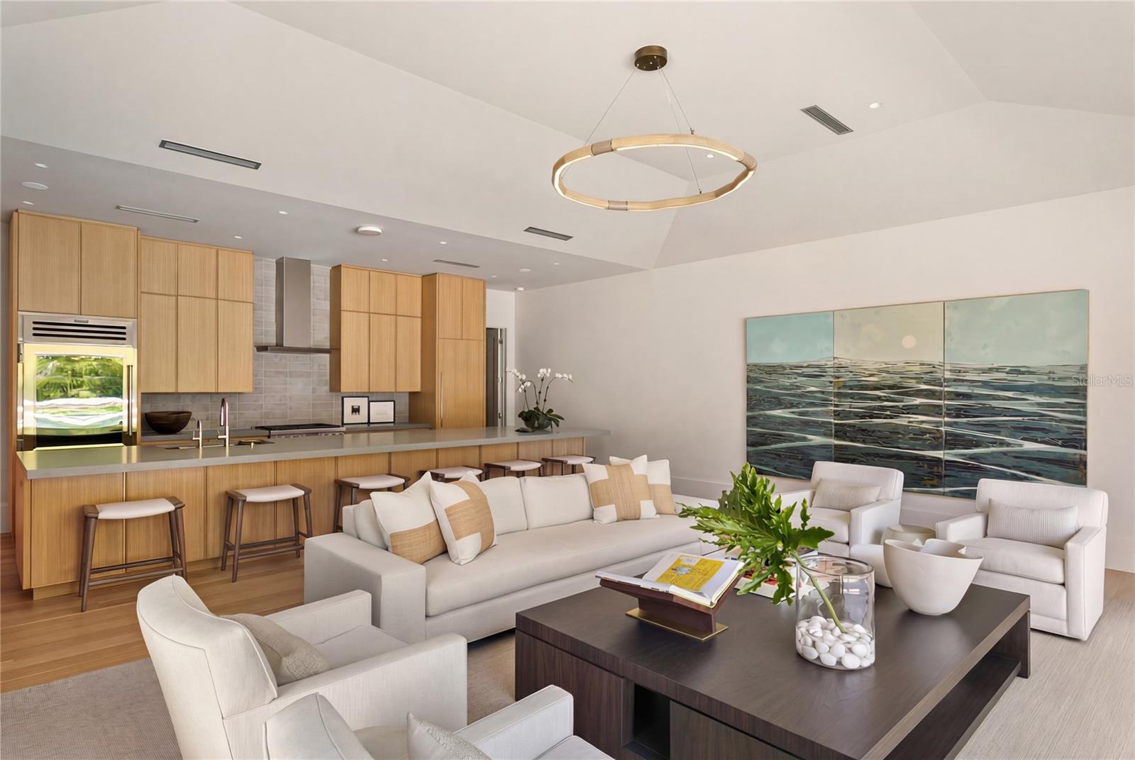 416 BRIGHTWATERS Blvd ST PETERSBURG, FL 33704