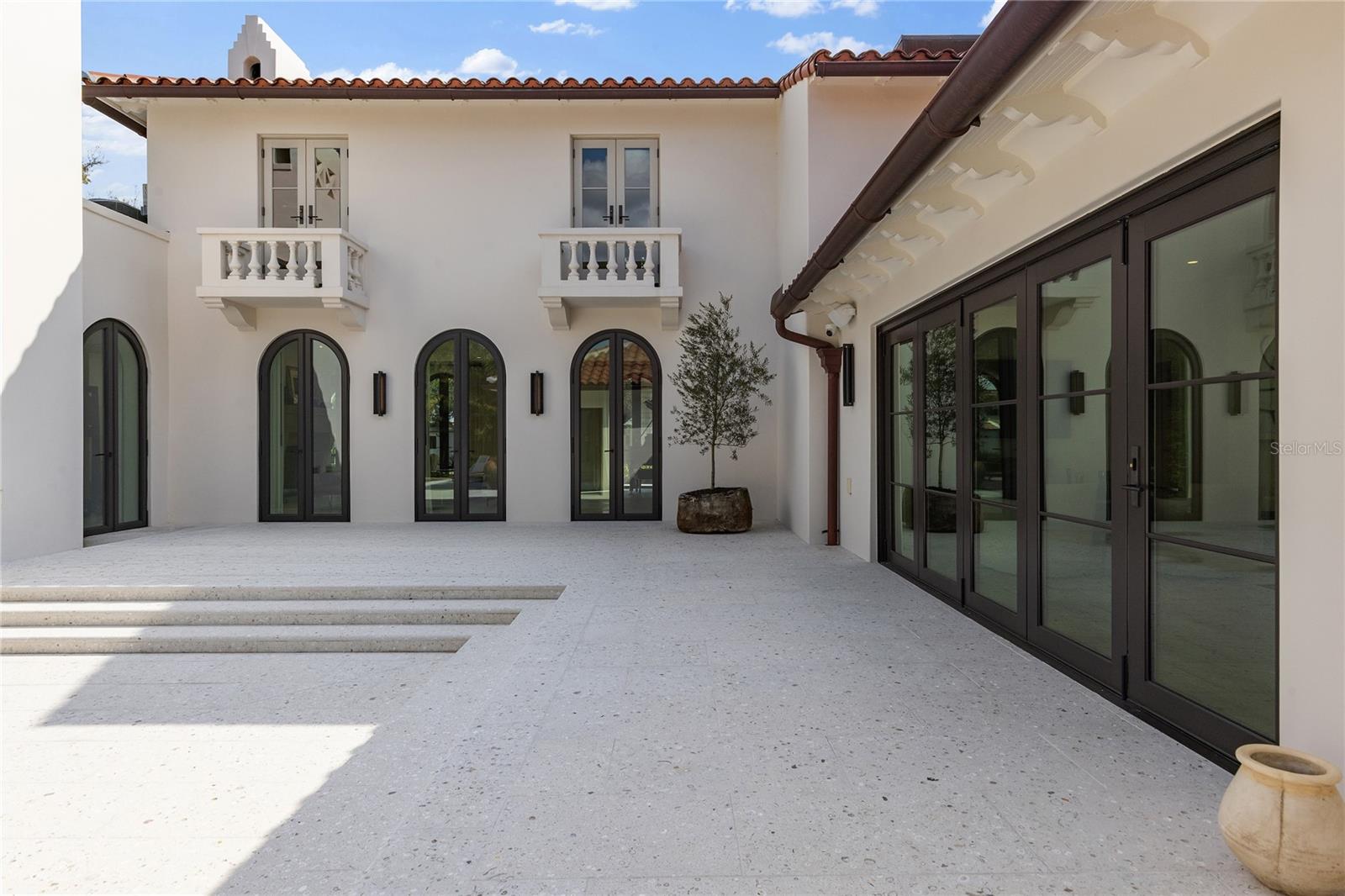 416 BRIGHTWATERS Blvd ST PETERSBURG, FL 33704