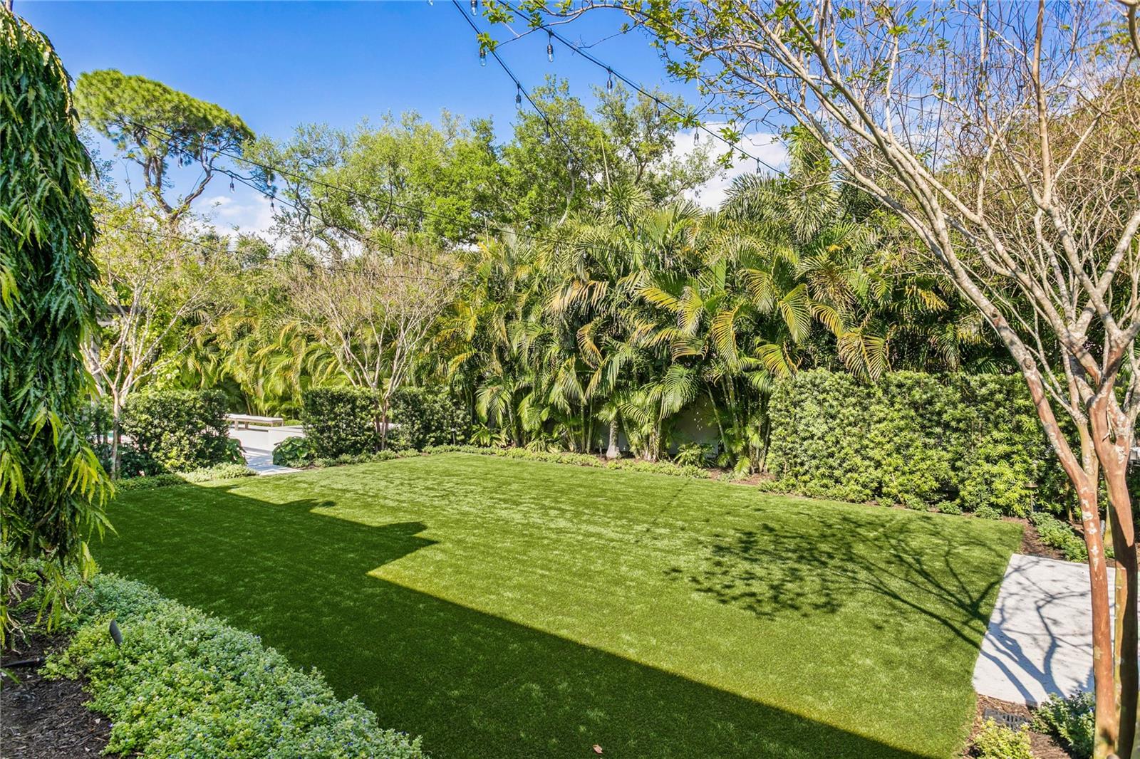 416 BRIGHTWATERS Blvd ST PETERSBURG, FL 33704