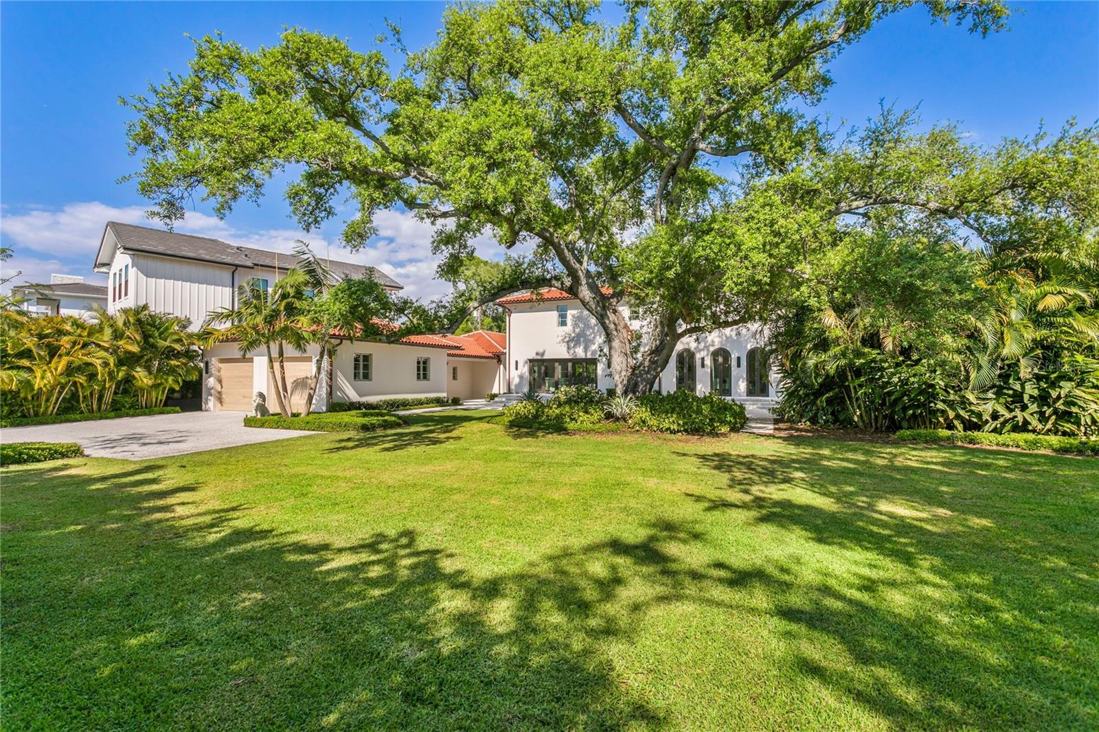 416 BRIGHTWATERS Blvd ST PETERSBURG, FL 33704