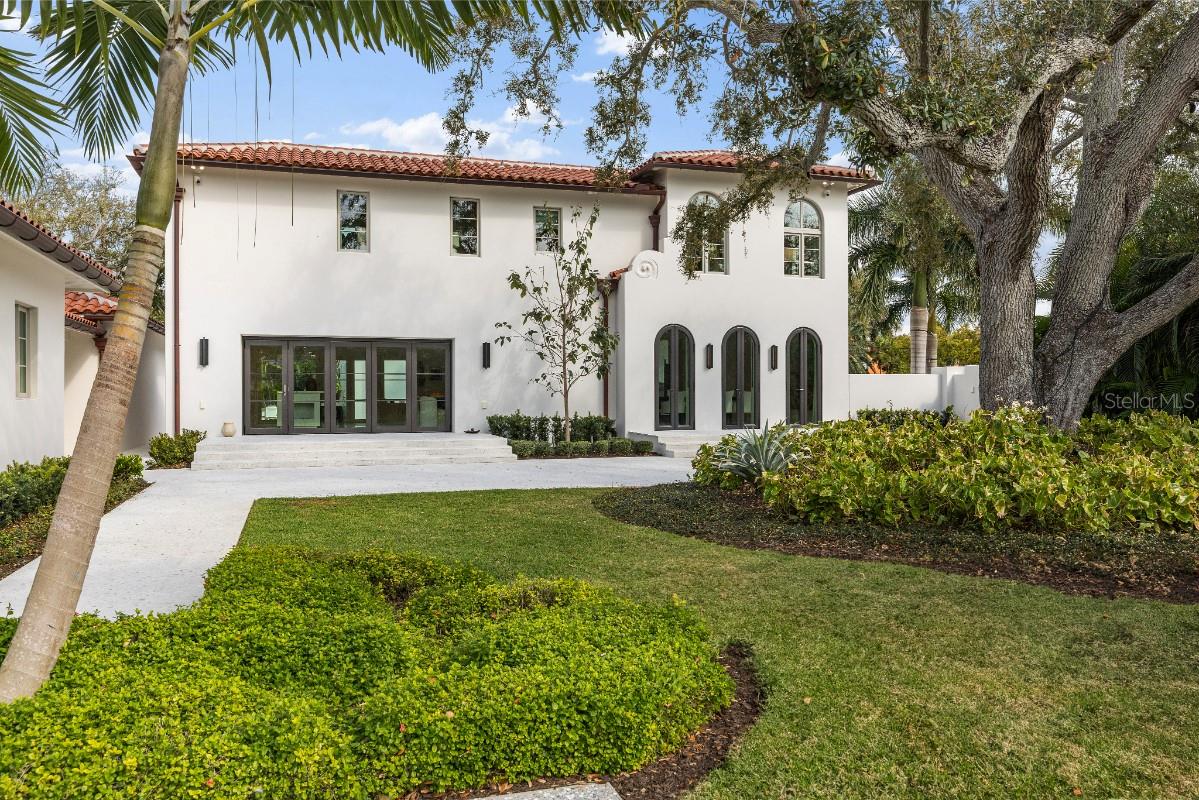 416 BRIGHTWATERS Blvd ST PETERSBURG, FL 33704