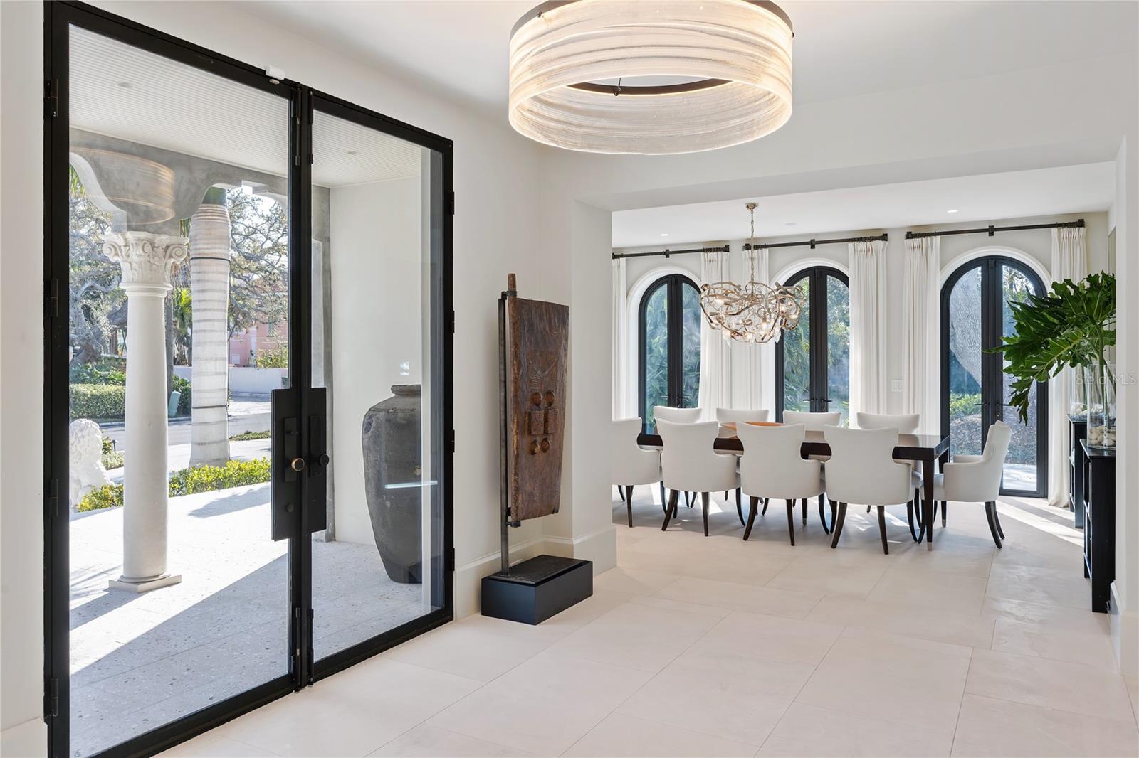 416 BRIGHTWATERS Blvd ST PETERSBURG, FL 33704