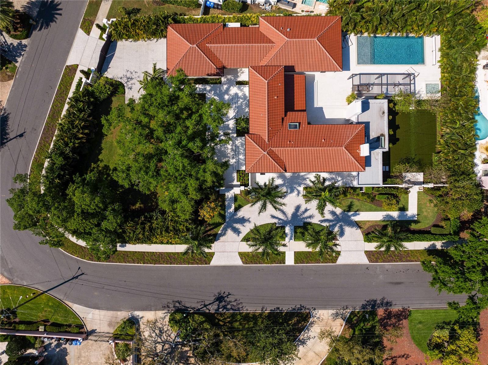 416 BRIGHTWATERS Blvd ST PETERSBURG, FL 33704