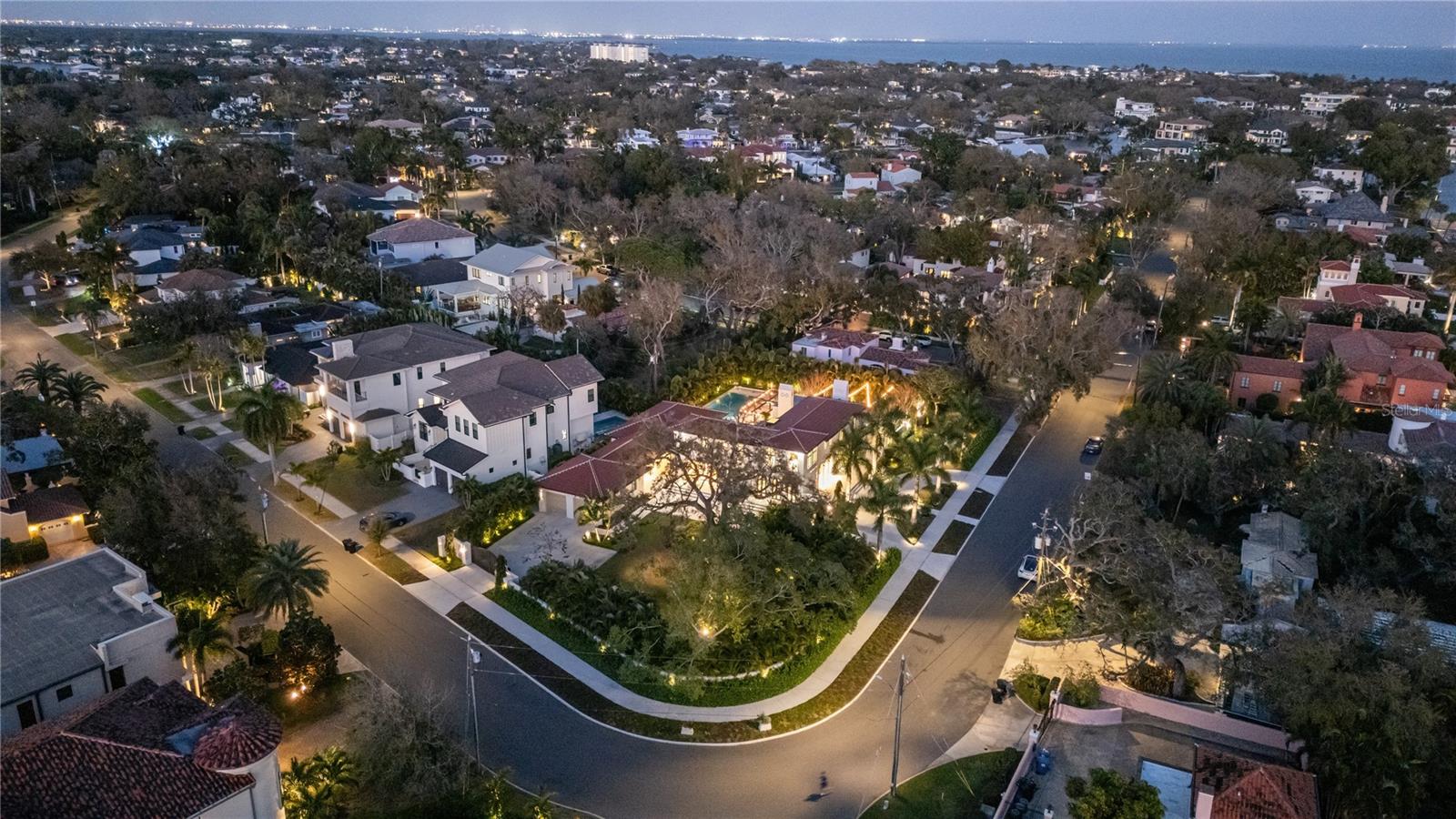 416 BRIGHTWATERS Blvd ST PETERSBURG, FL 33704