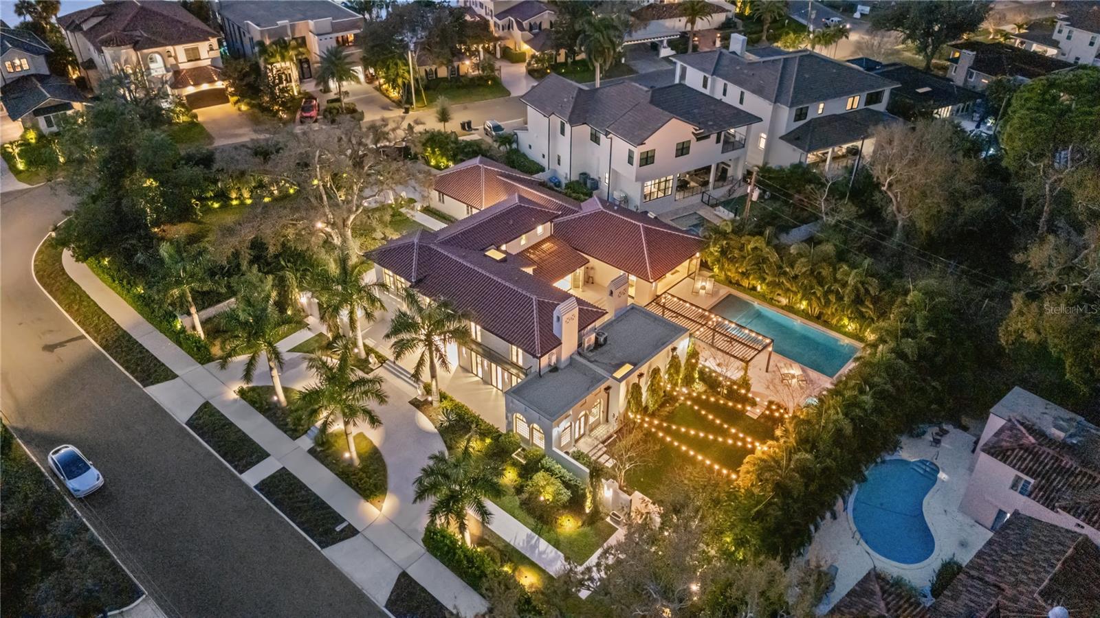 416 BRIGHTWATERS Blvd ST PETERSBURG, FL 33704