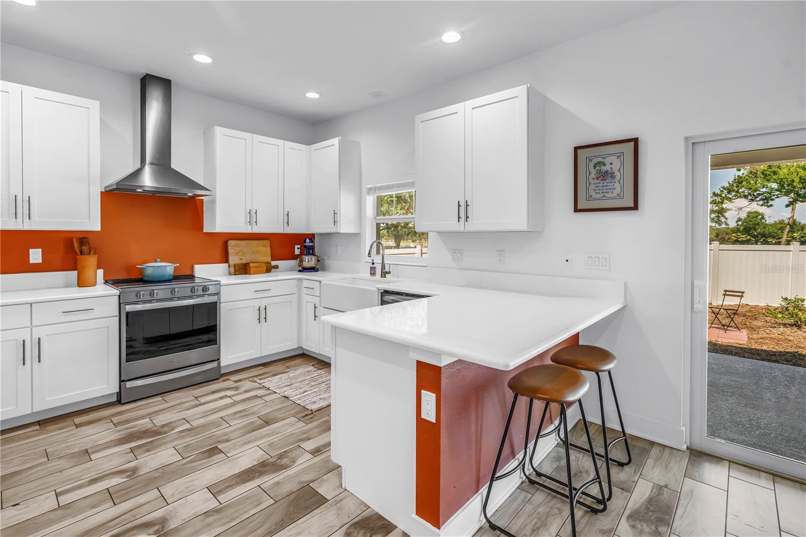 2119 CATALONIA Way ST PETERSBURG, FL 33712