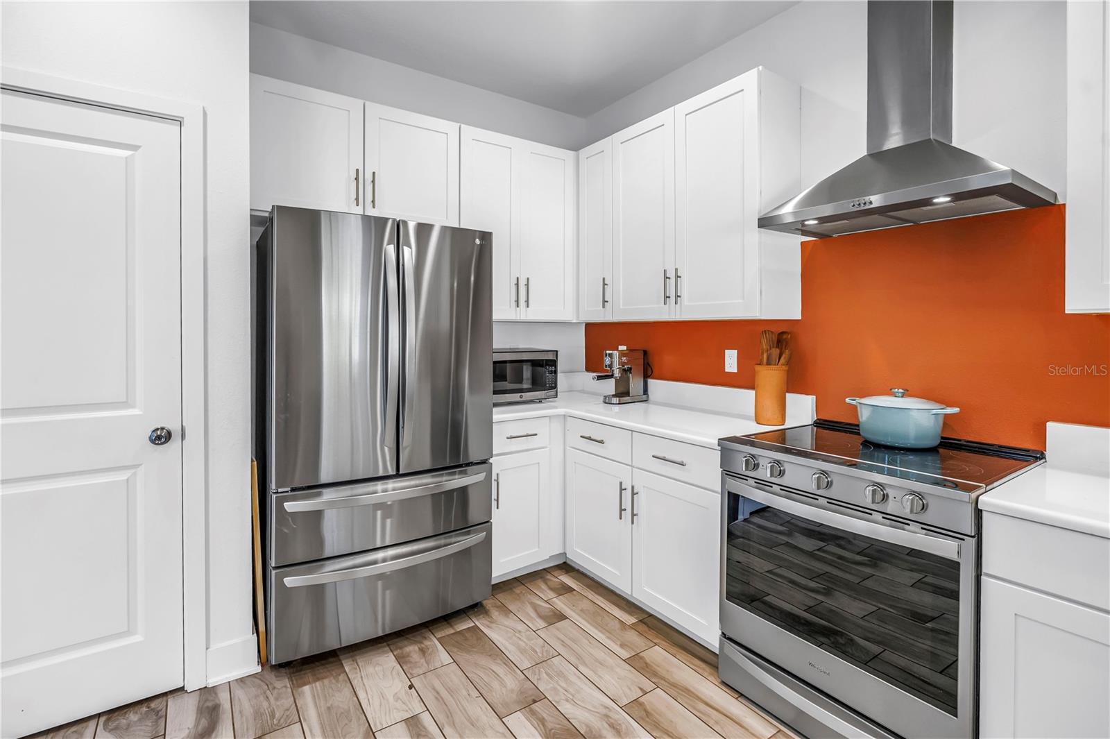 2119 CATALONIA Way ST PETERSBURG, FL 33712