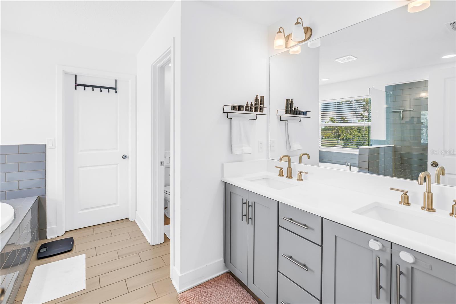 2119 CATALONIA Way ST PETERSBURG, FL 33712