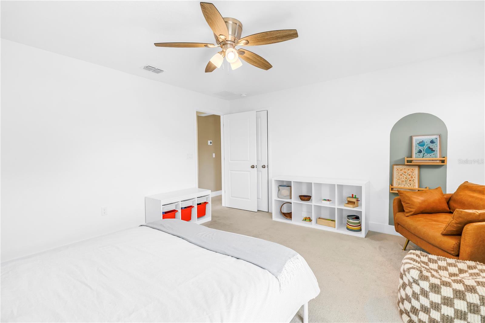 2119 CATALONIA Way ST PETERSBURG, FL 33712