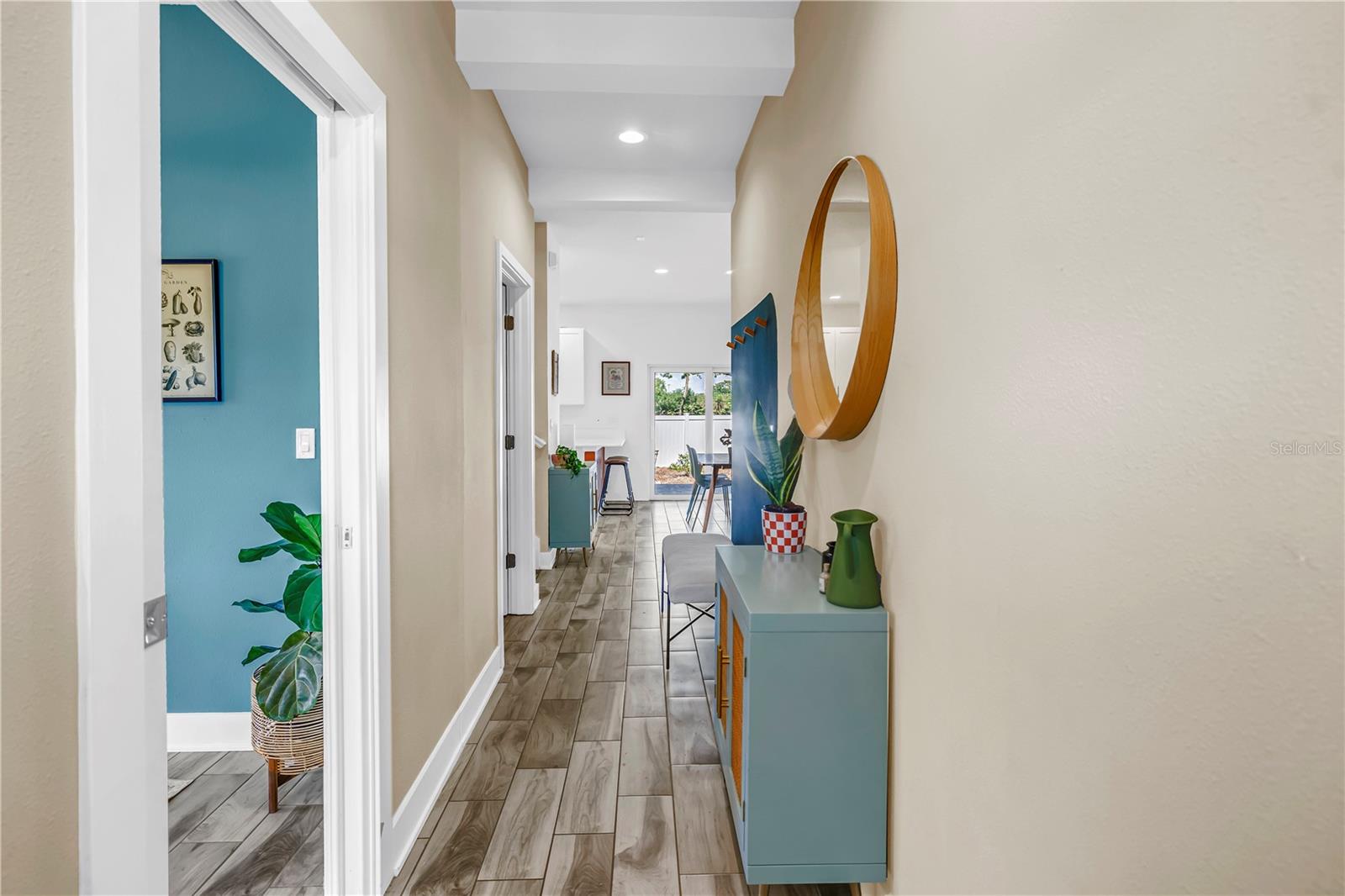 2119 CATALONIA Way ST PETERSBURG, FL 33712