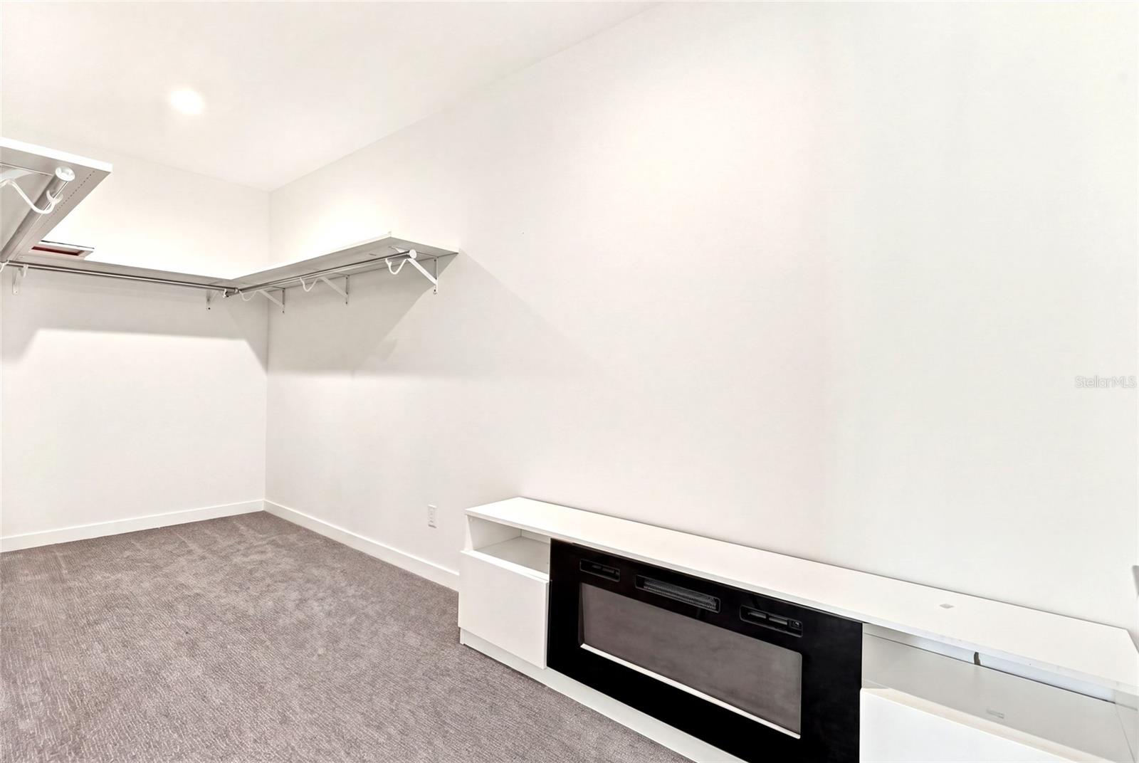 400 CENTRAL Ave #301 ST PETERSBURG, FL 33701