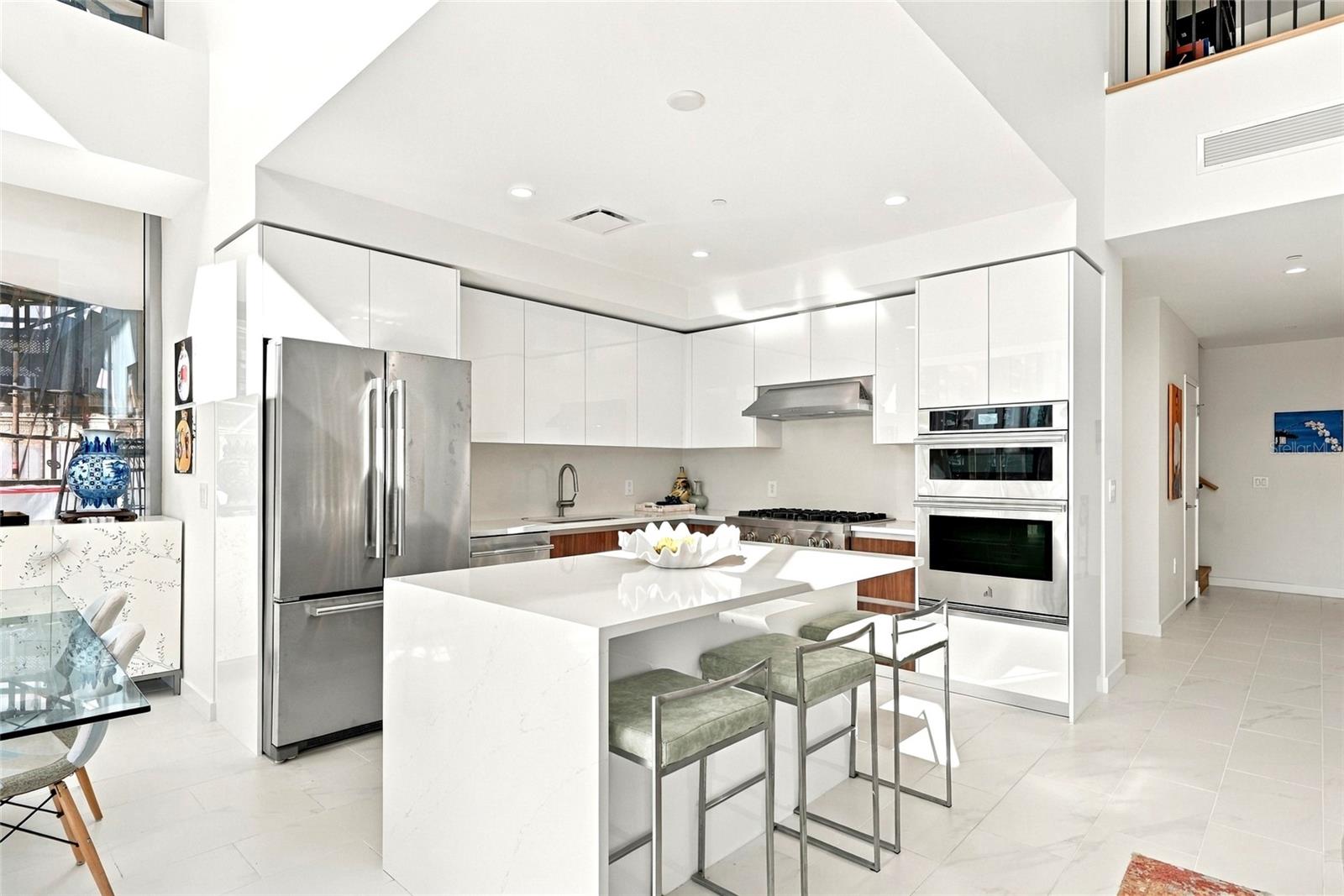 400 CENTRAL Ave #301 ST PETERSBURG, FL 33701
