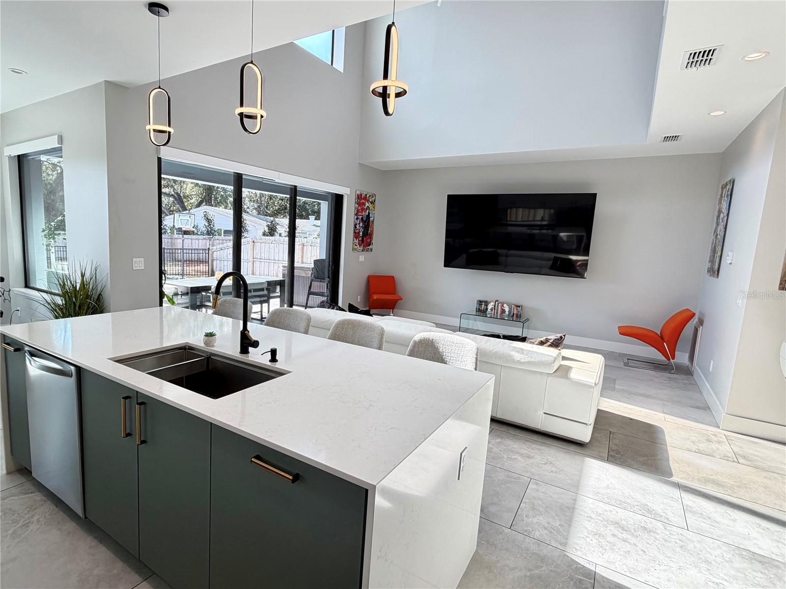 1642 TRIANGLE Ave ORLANDO, FL 32806