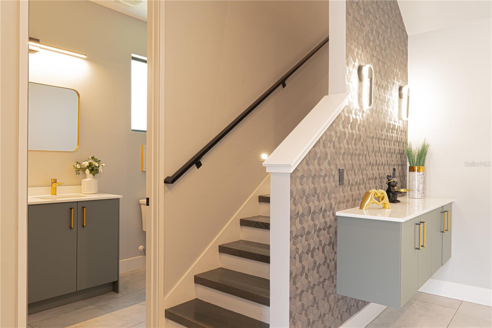 1642 TRIANGLE Ave ORLANDO, FL 32806