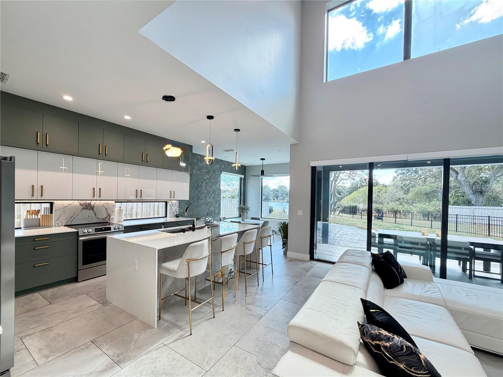 1642 TRIANGLE Ave ORLANDO, FL 32806