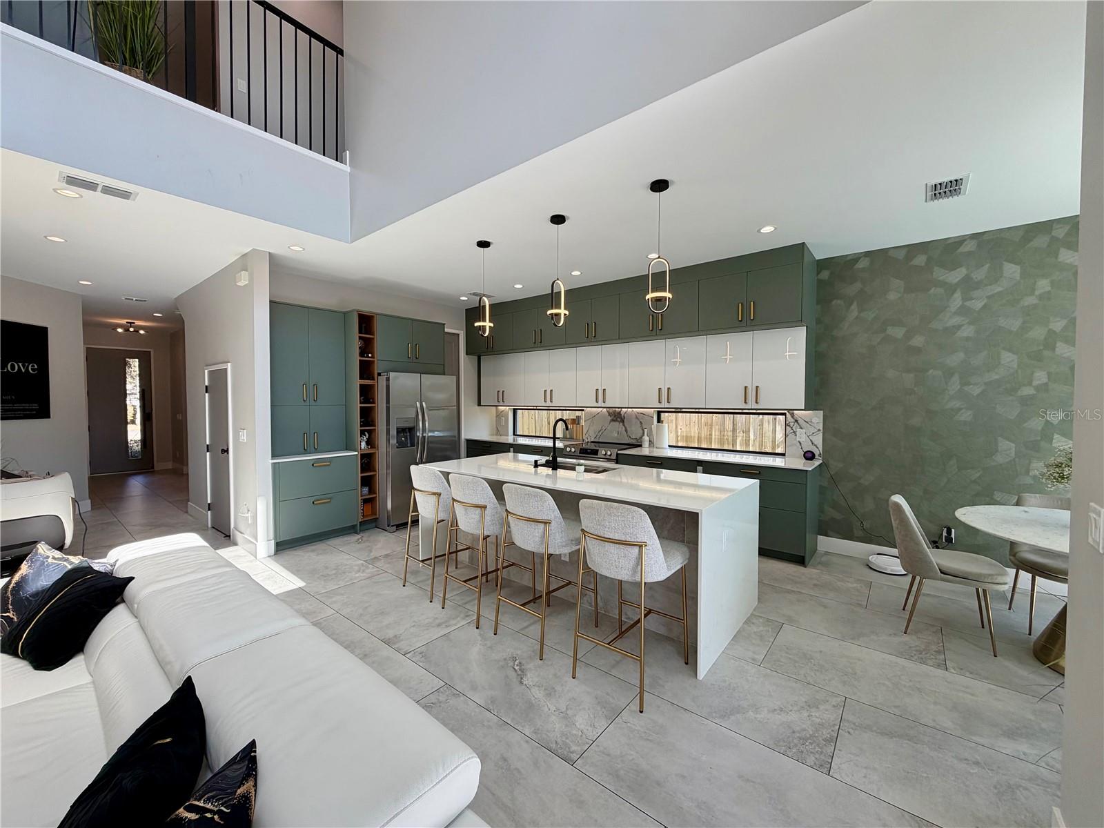 1642 TRIANGLE Ave ORLANDO, FL 32806