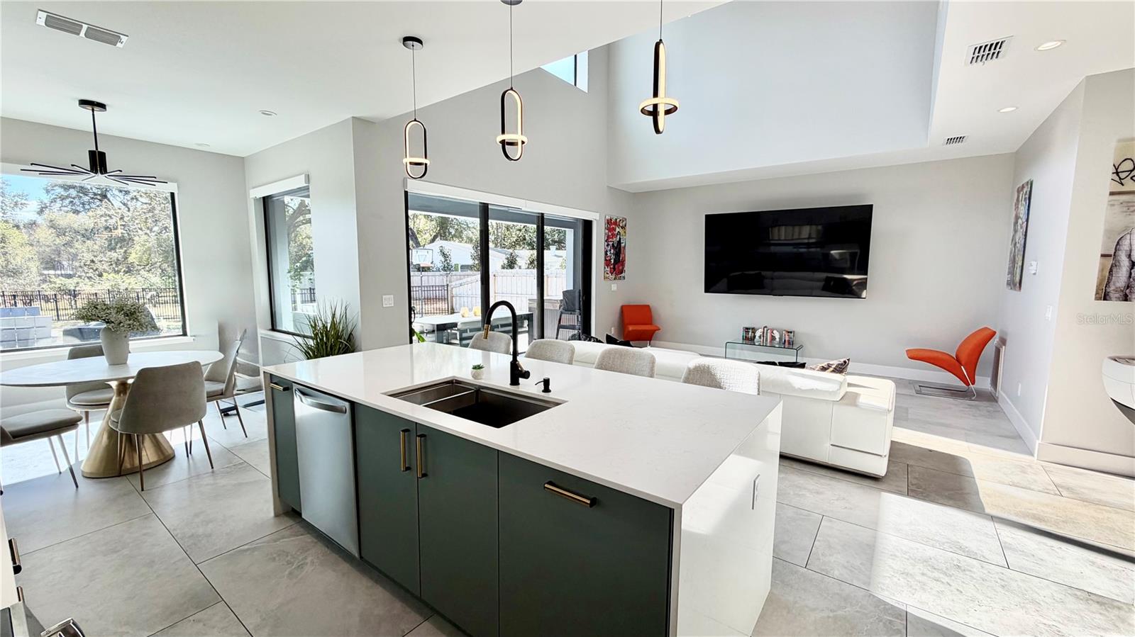 1642 TRIANGLE Ave ORLANDO, FL 32806