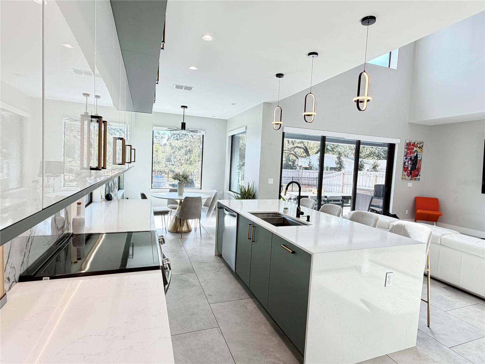 1642 TRIANGLE Ave ORLANDO, FL 32806