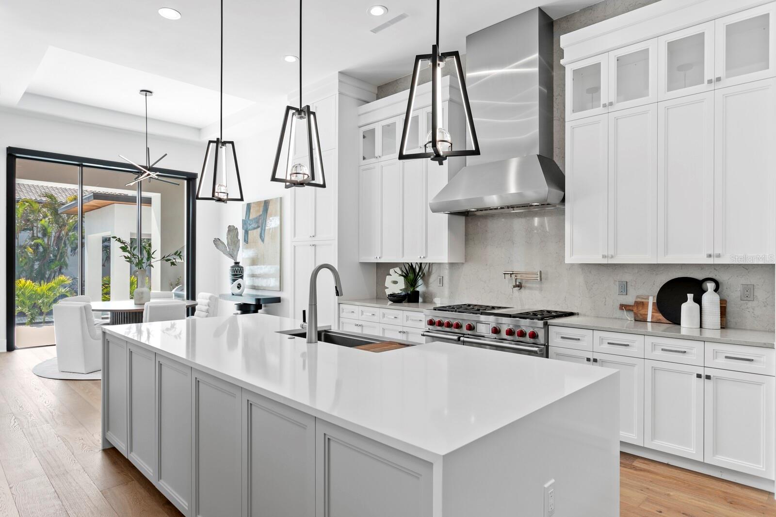 1401 BRIGHTWATERS Blvd ST PETERSBURG, FL 33704