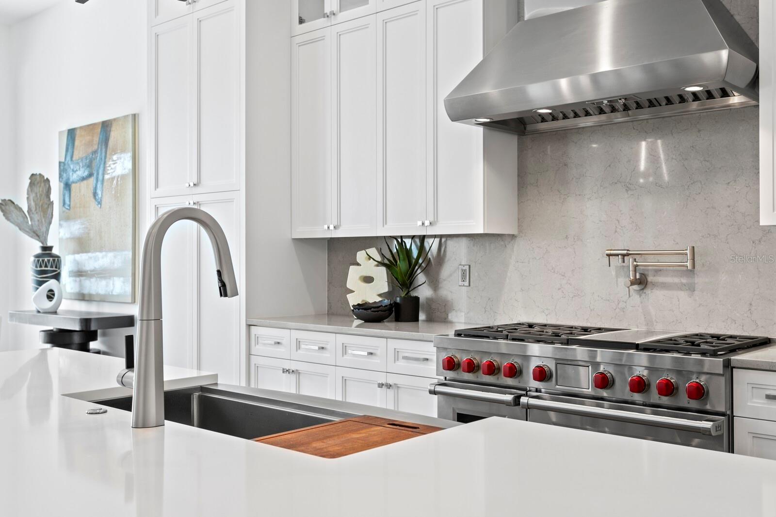 1401 BRIGHTWATERS Blvd ST PETERSBURG, FL 33704