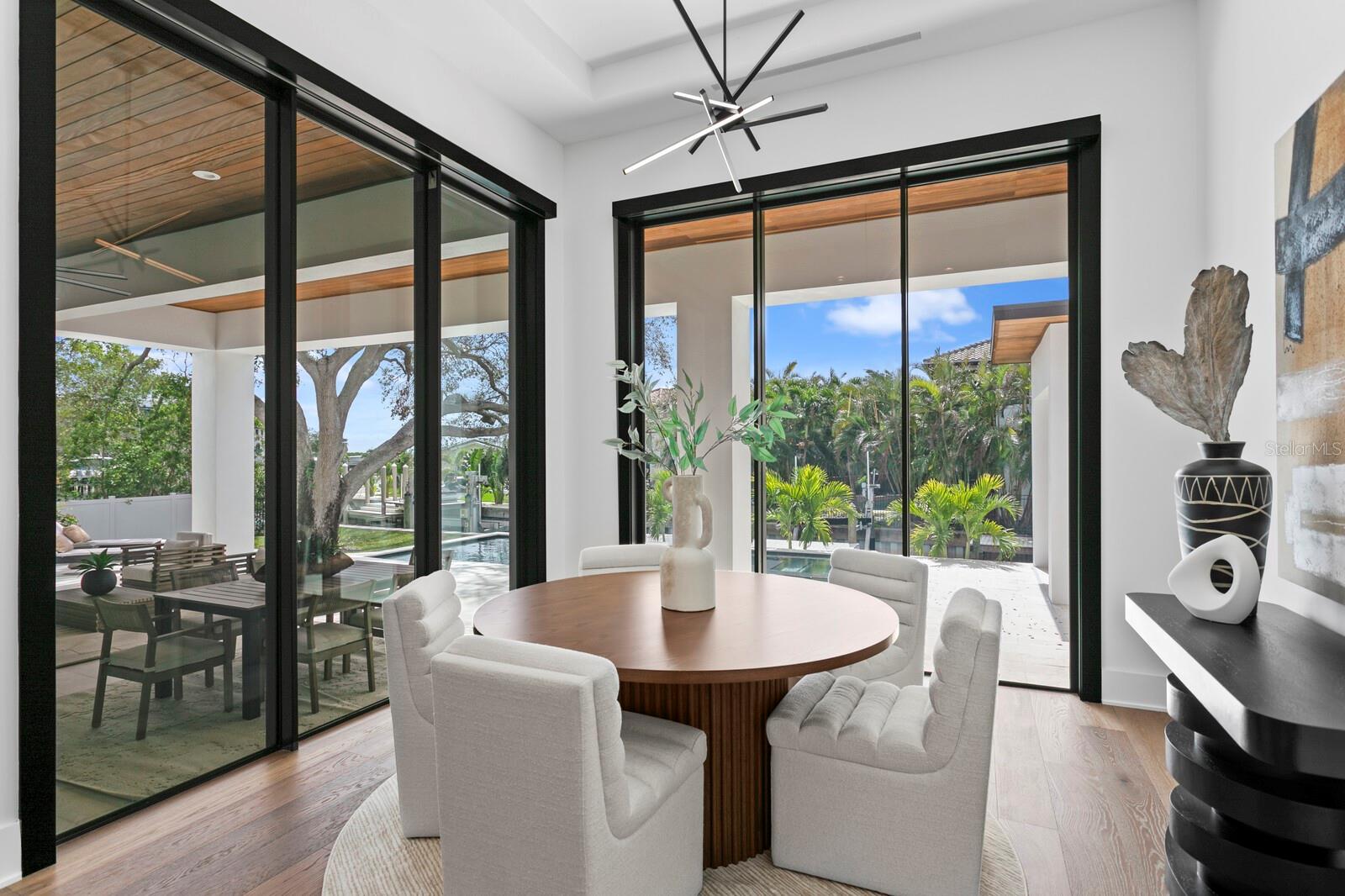 1401 BRIGHTWATERS Blvd ST PETERSBURG, FL 33704