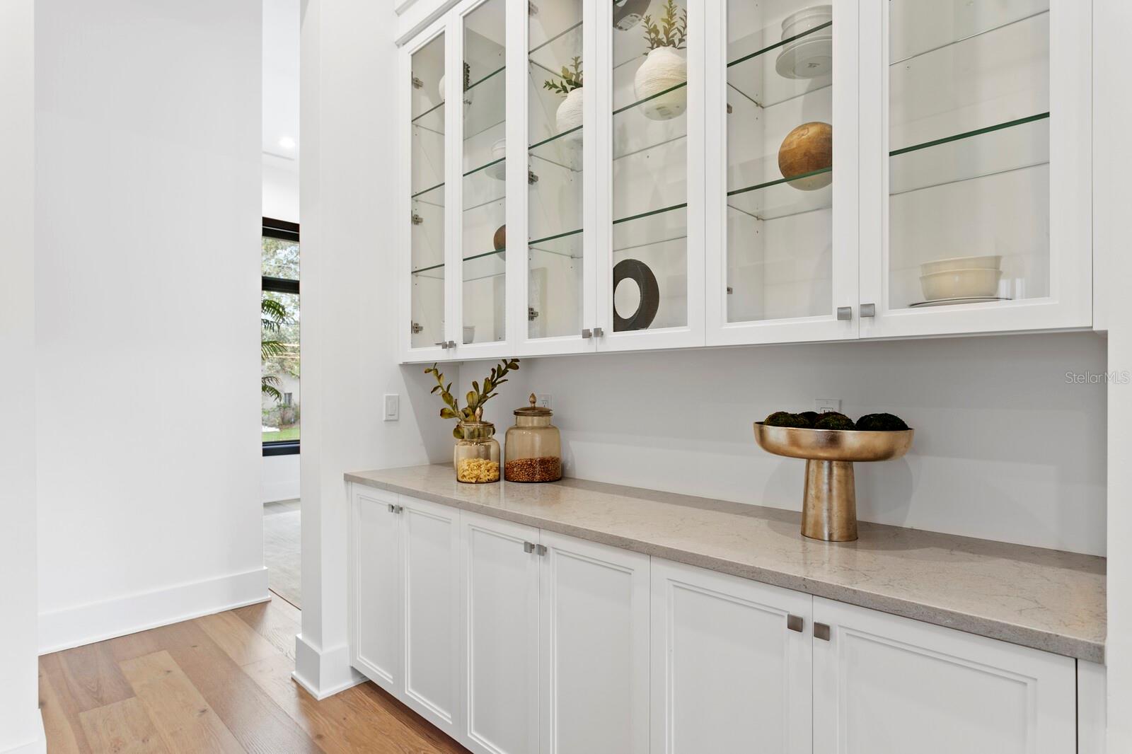 1401 BRIGHTWATERS Blvd ST PETERSBURG, FL 33704