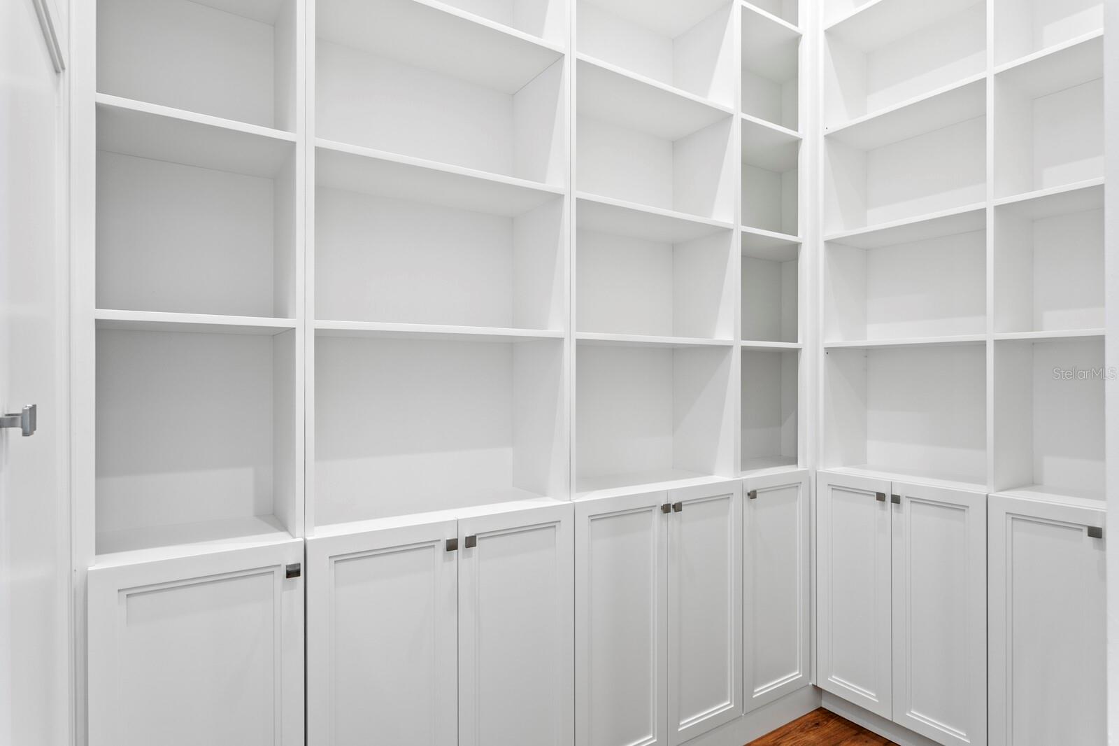 1401 BRIGHTWATERS Blvd ST PETERSBURG, FL 33704