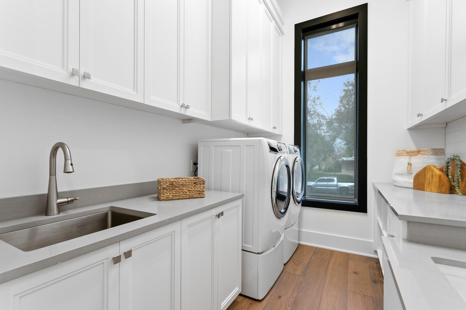 1401 BRIGHTWATERS Blvd ST PETERSBURG, FL 33704