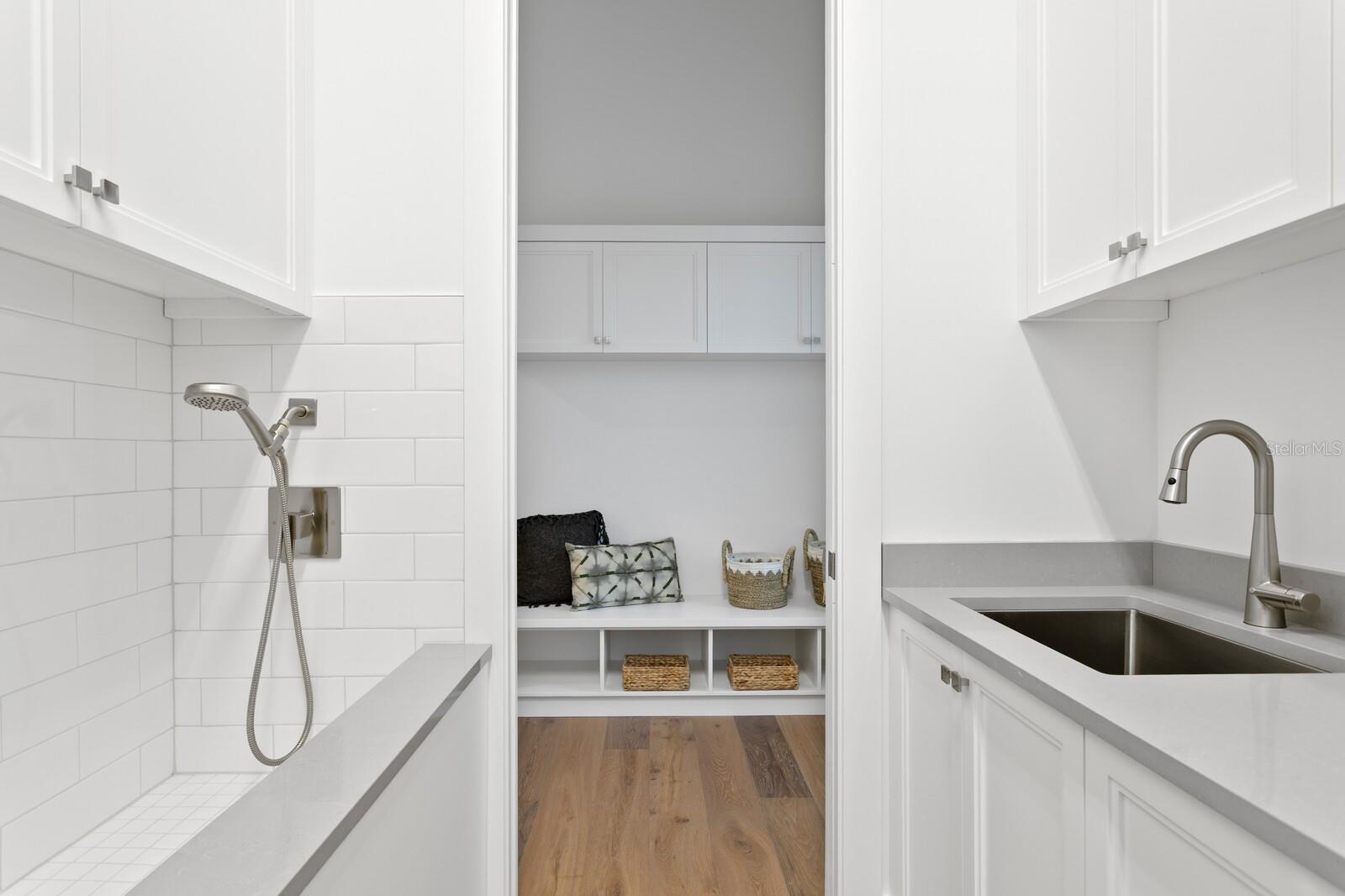 1401 BRIGHTWATERS Blvd ST PETERSBURG, FL 33704