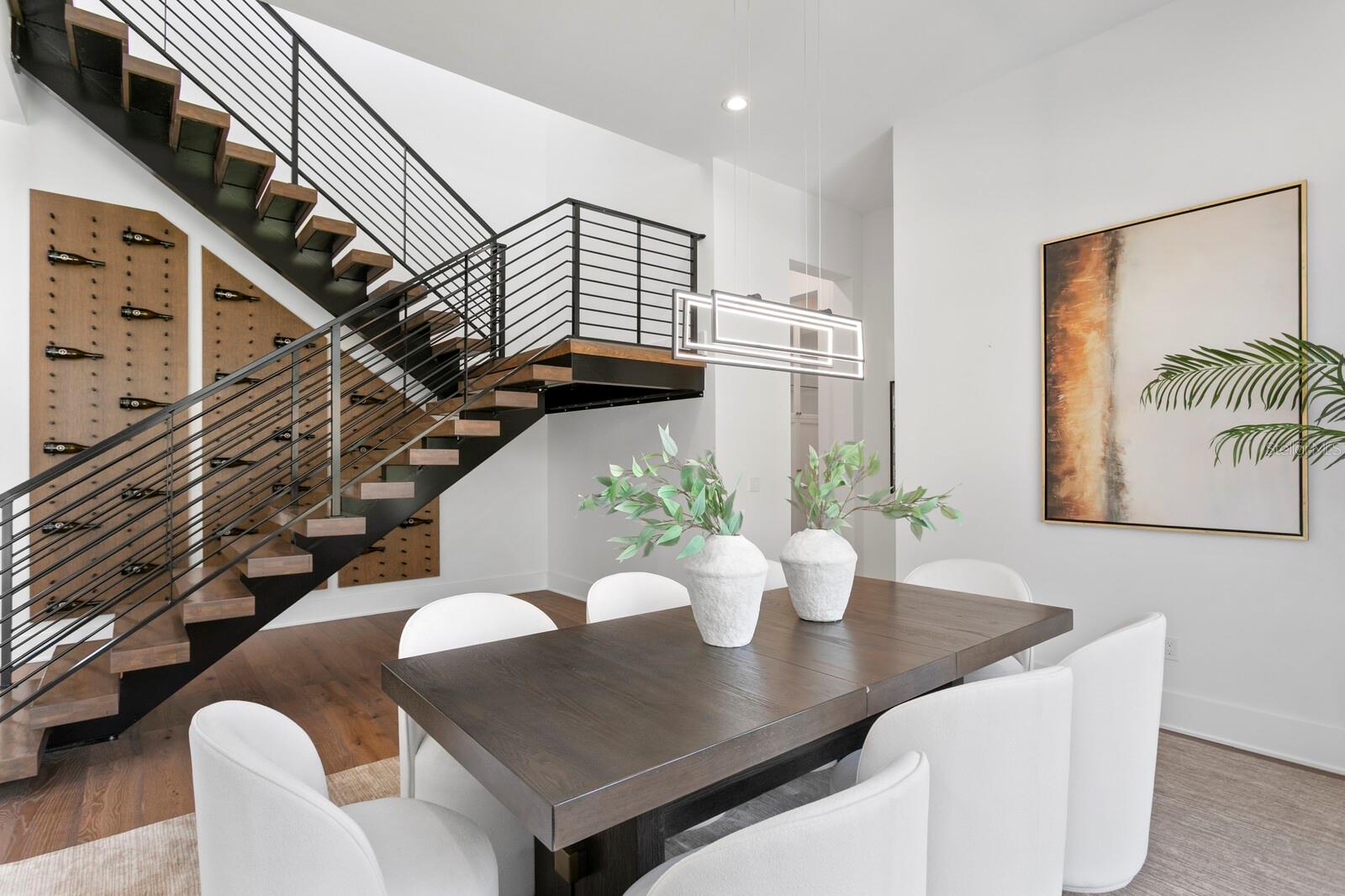 1401 BRIGHTWATERS Blvd ST PETERSBURG, FL 33704