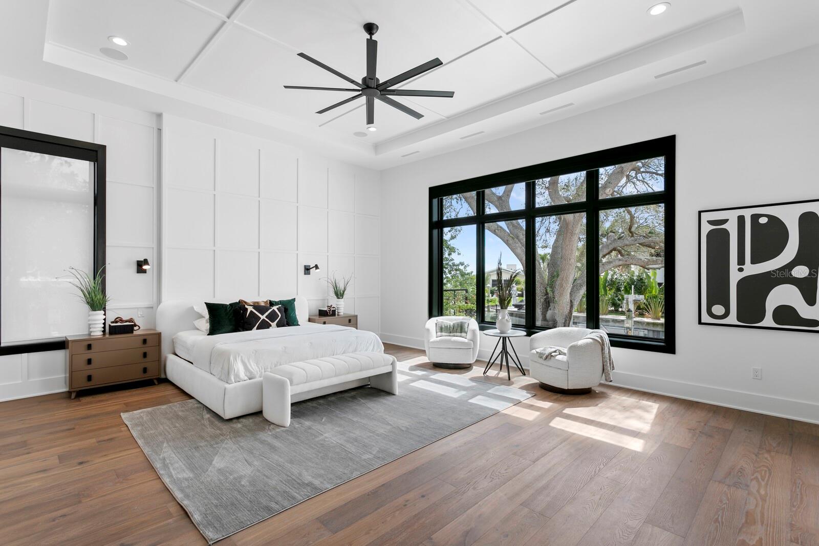 1401 BRIGHTWATERS Blvd ST PETERSBURG, FL 33704