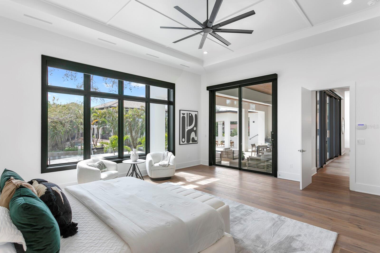 1401 BRIGHTWATERS Blvd ST PETERSBURG, FL 33704