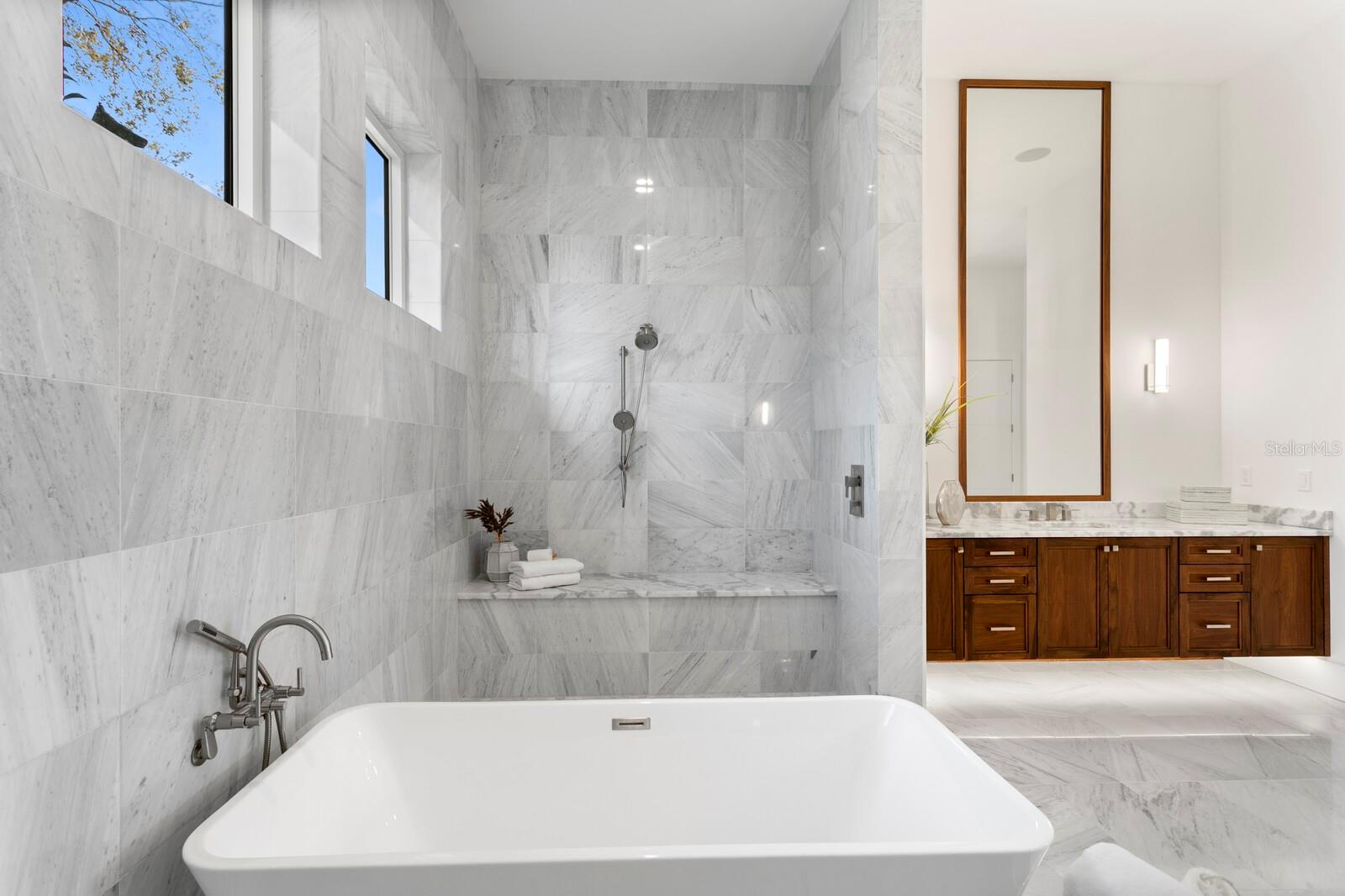 1401 BRIGHTWATERS Blvd ST PETERSBURG, FL 33704