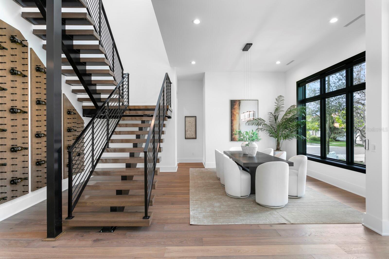 1401 BRIGHTWATERS Blvd ST PETERSBURG, FL 33704