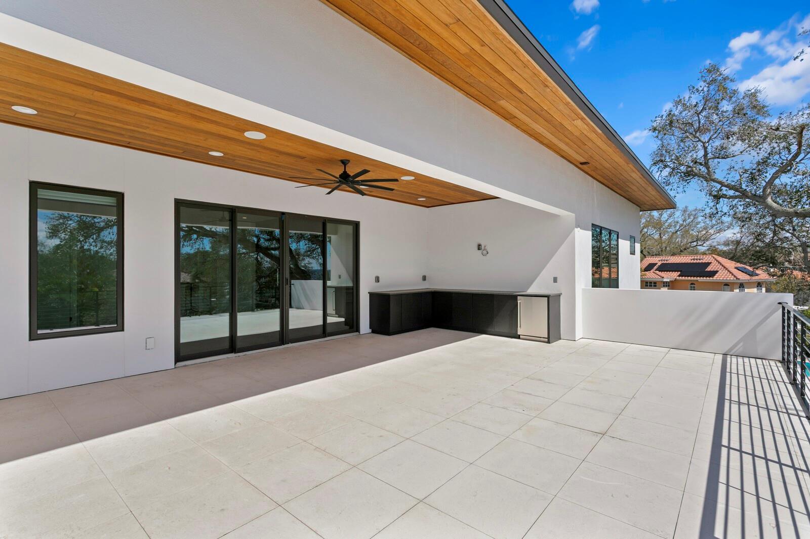 1401 BRIGHTWATERS Blvd ST PETERSBURG, FL 33704