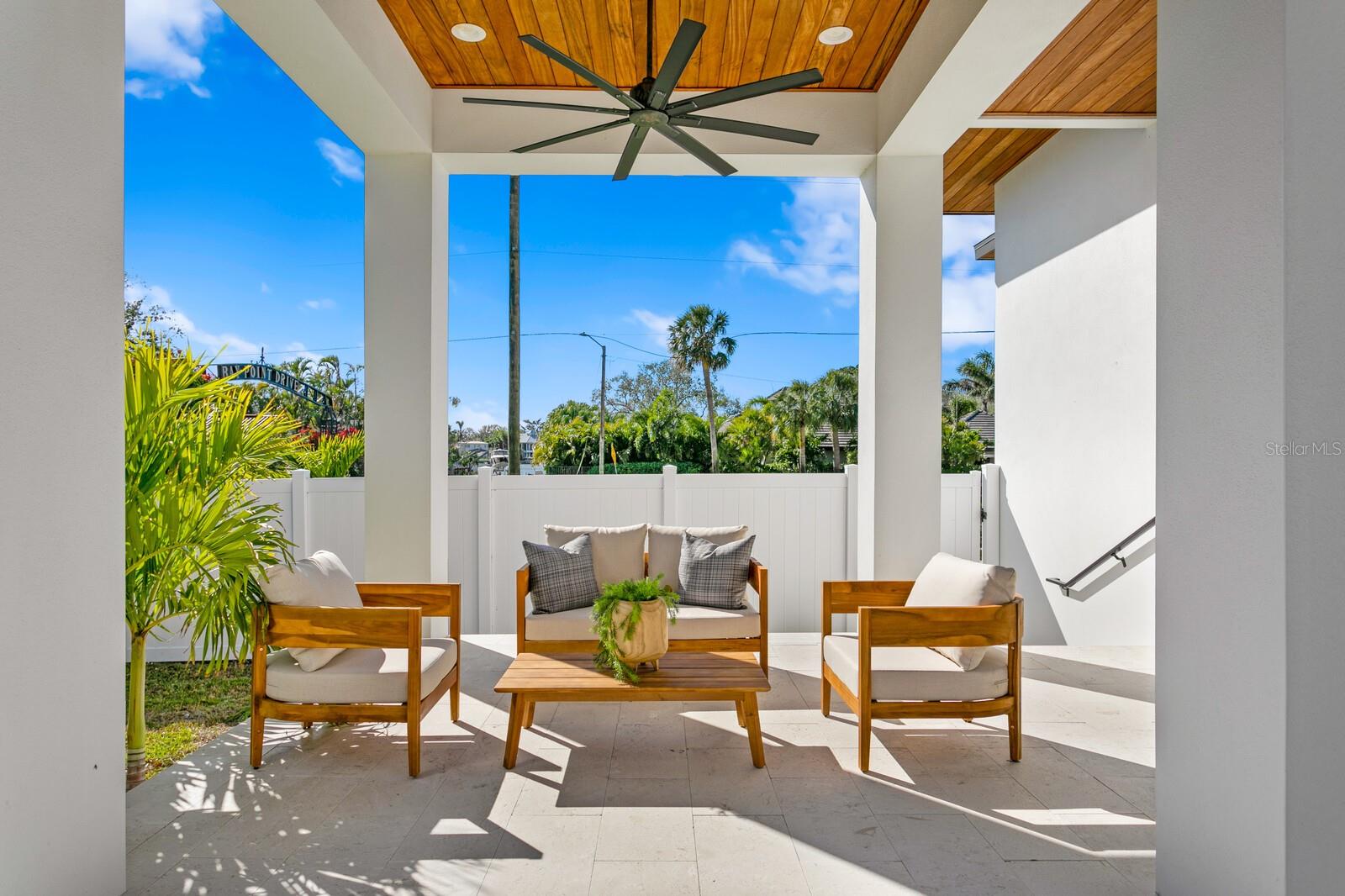 1401 BRIGHTWATERS Blvd ST PETERSBURG, FL 33704